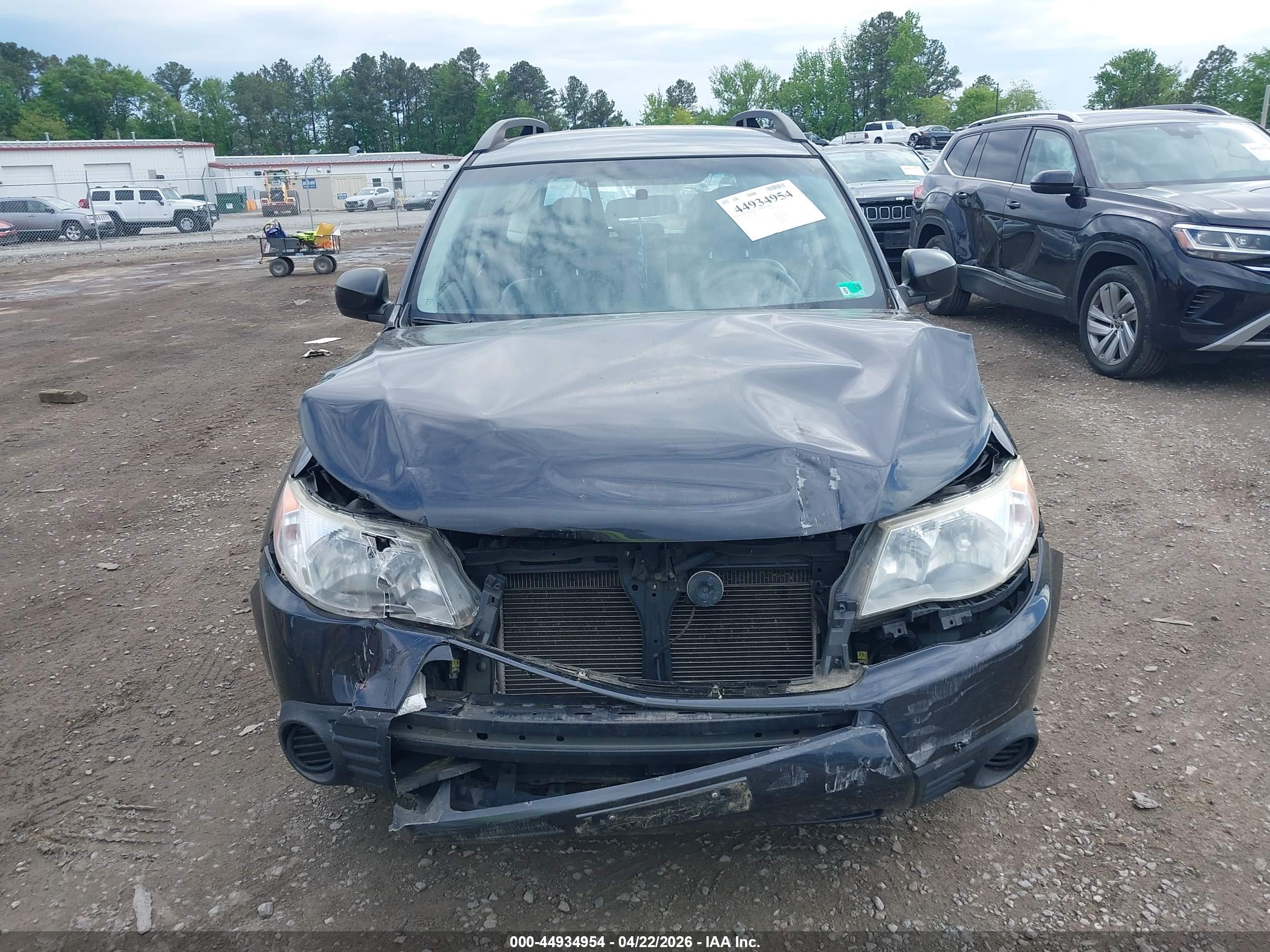 SUBARU FORESTER image 6