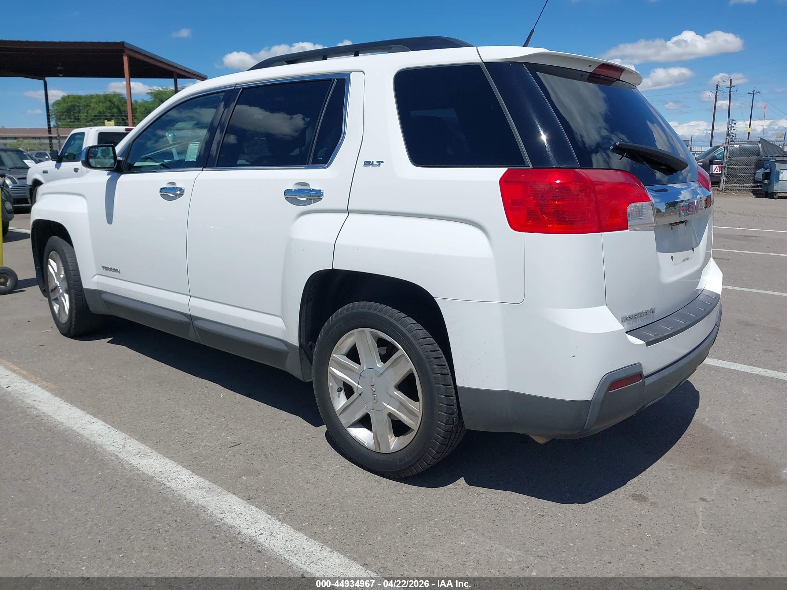 GMC TERRAIN image 3
