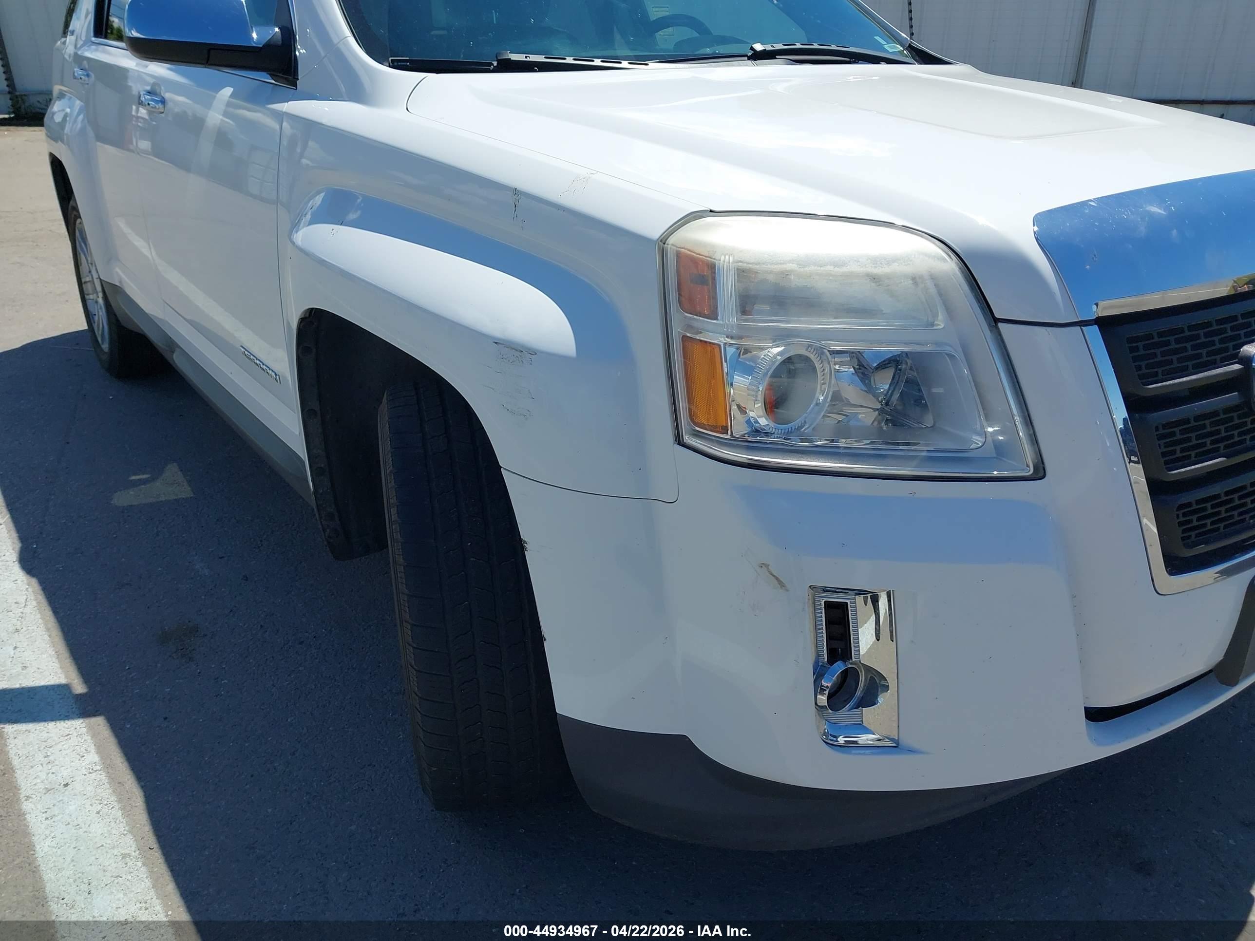 GMC TERRAIN image 6