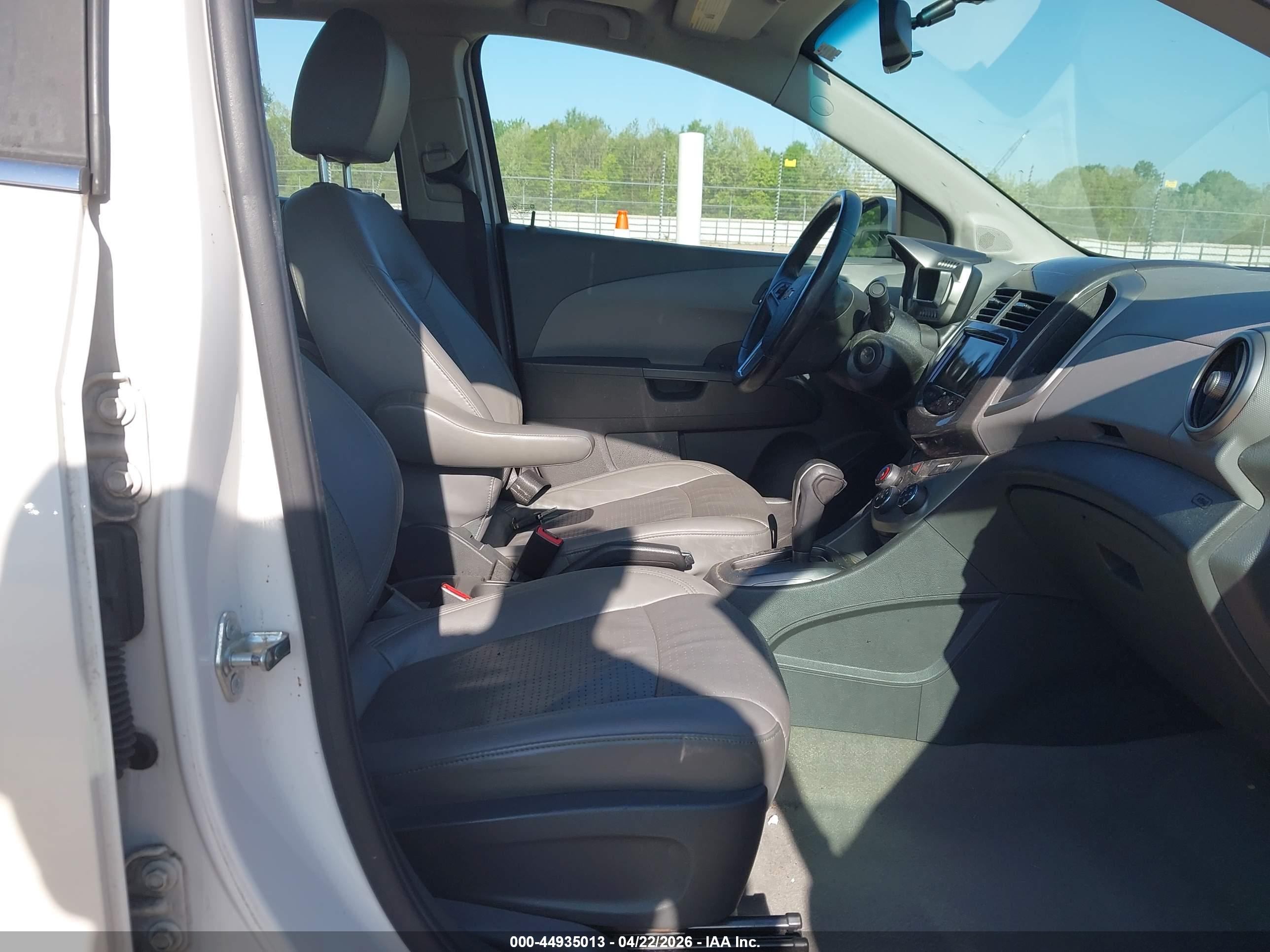 CHEVROLET SONIC image 5