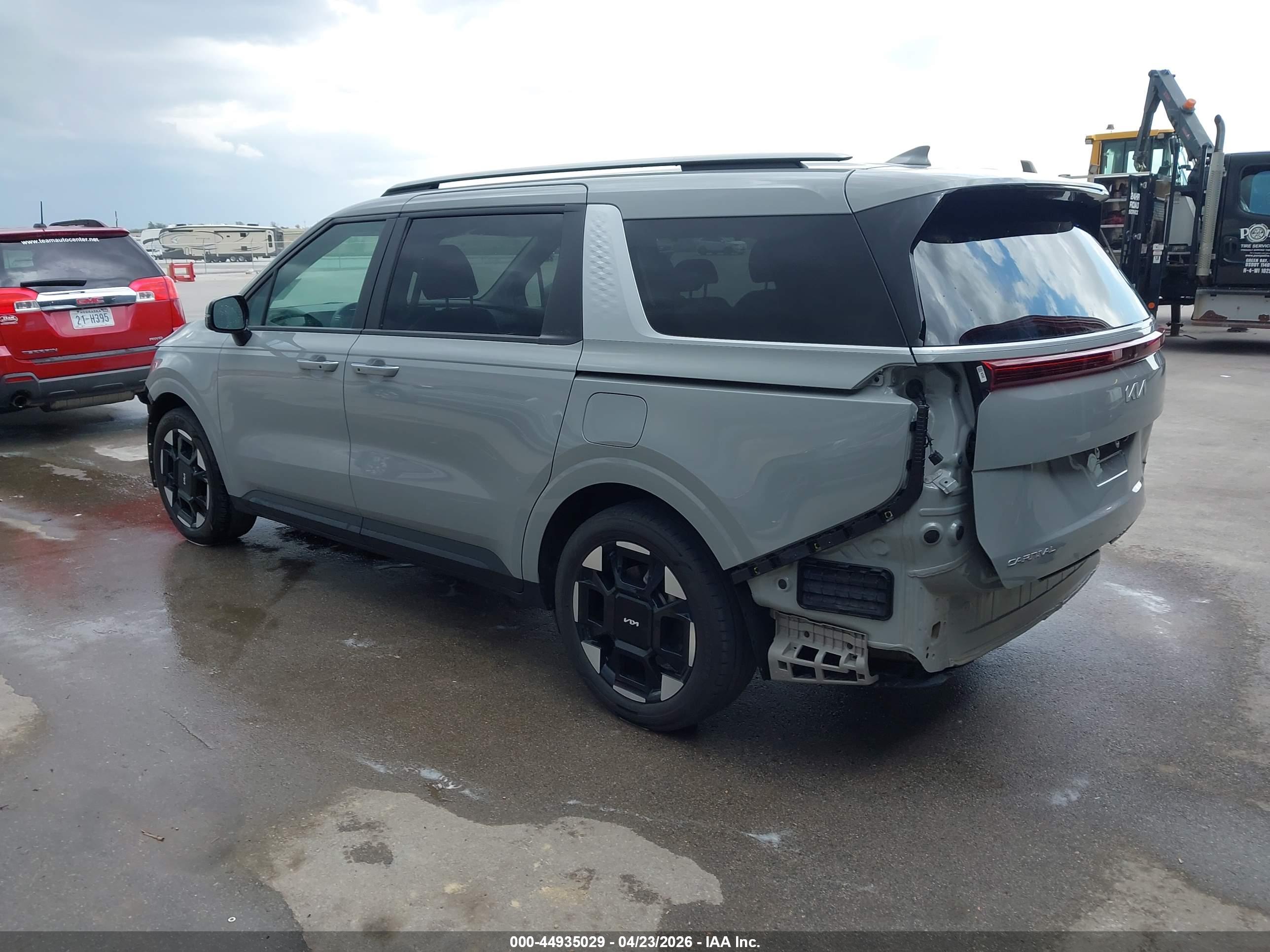 KIA CARNIVAL image 3