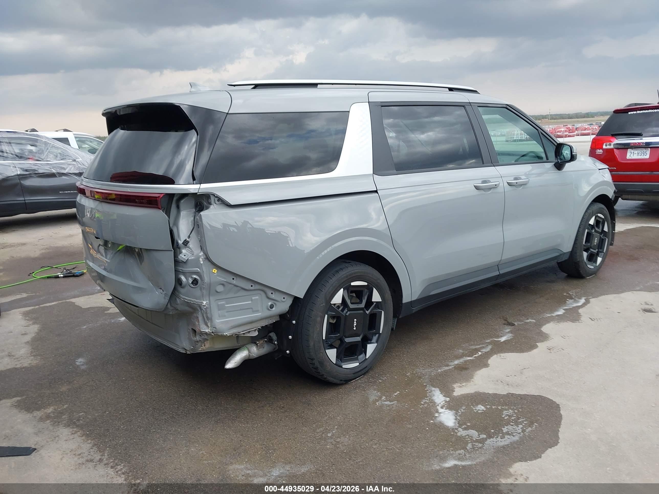 KIA CARNIVAL image 4