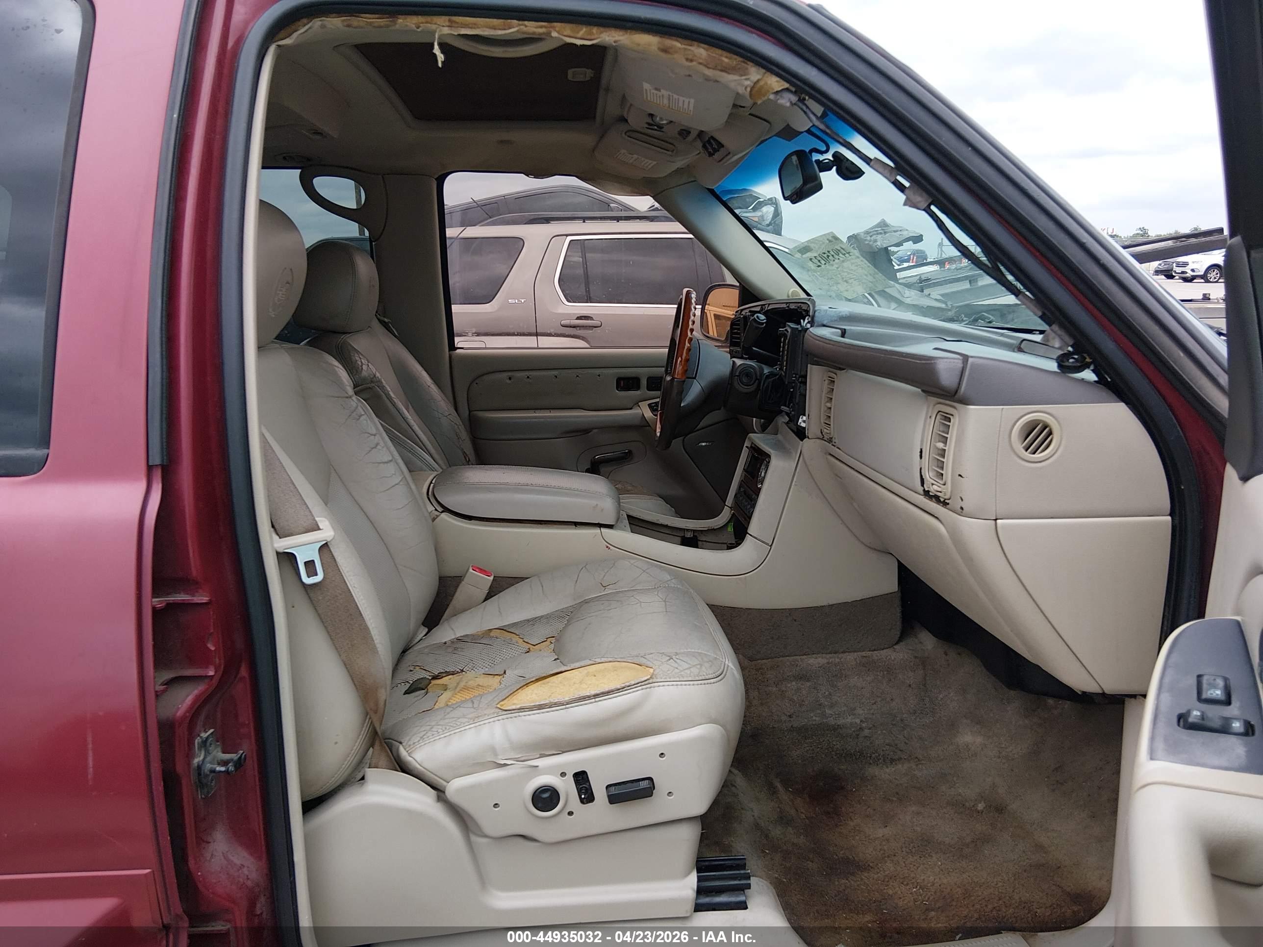 CADILLAC ESCALADE image 5