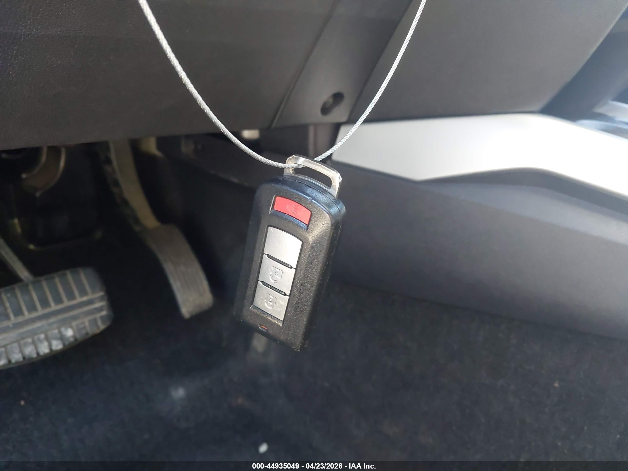 MITSUBISHI OUTLANDER image 11