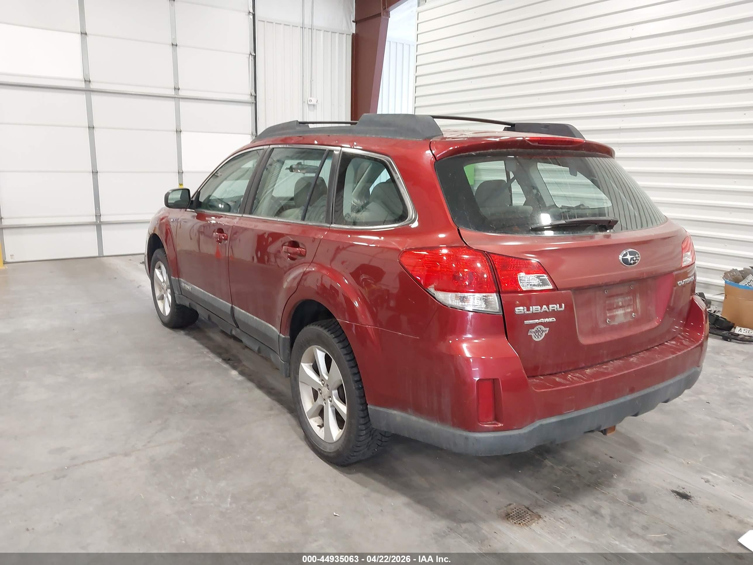 SUBARU OUTBACK image 3