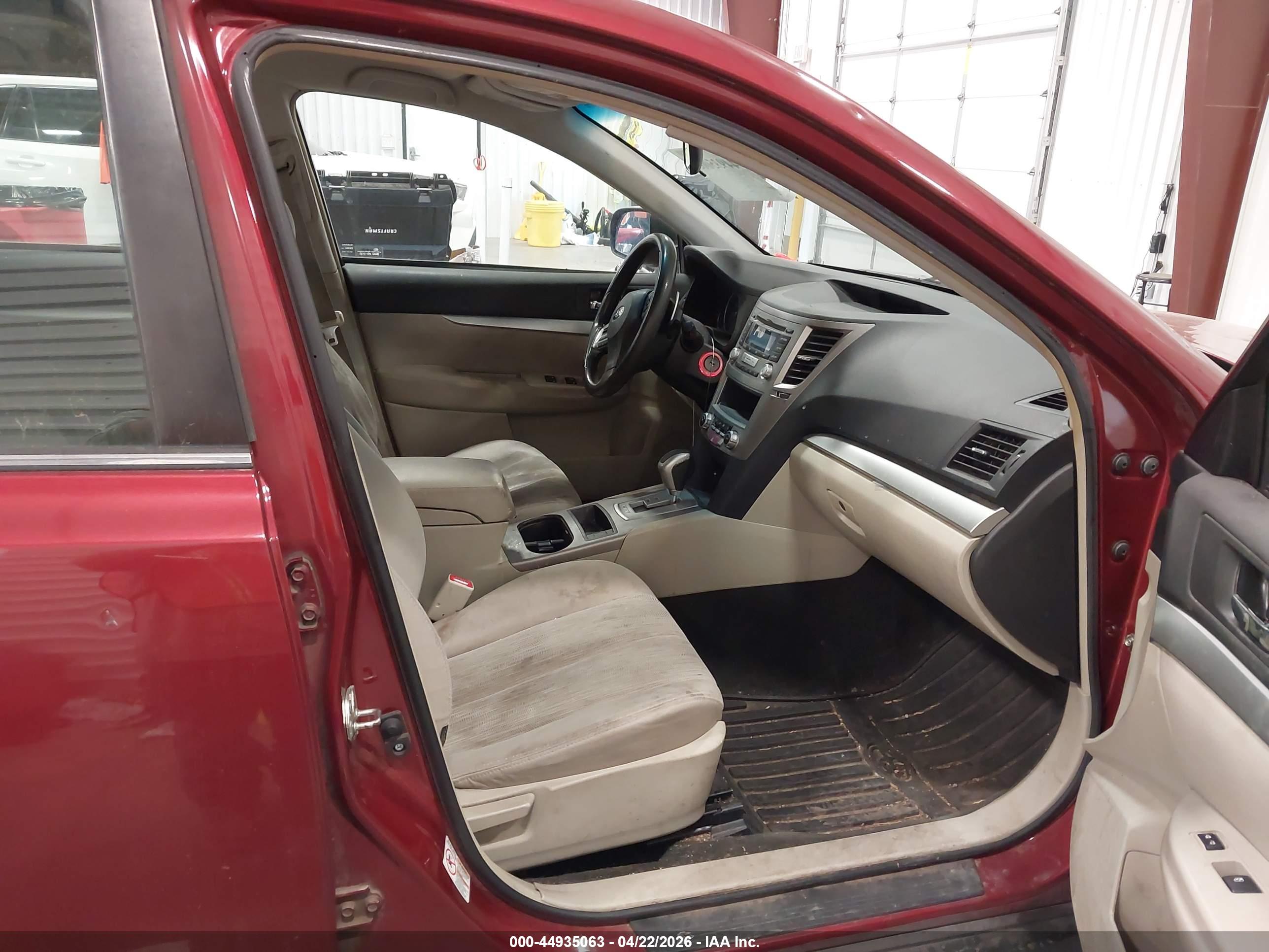 SUBARU OUTBACK image 5
