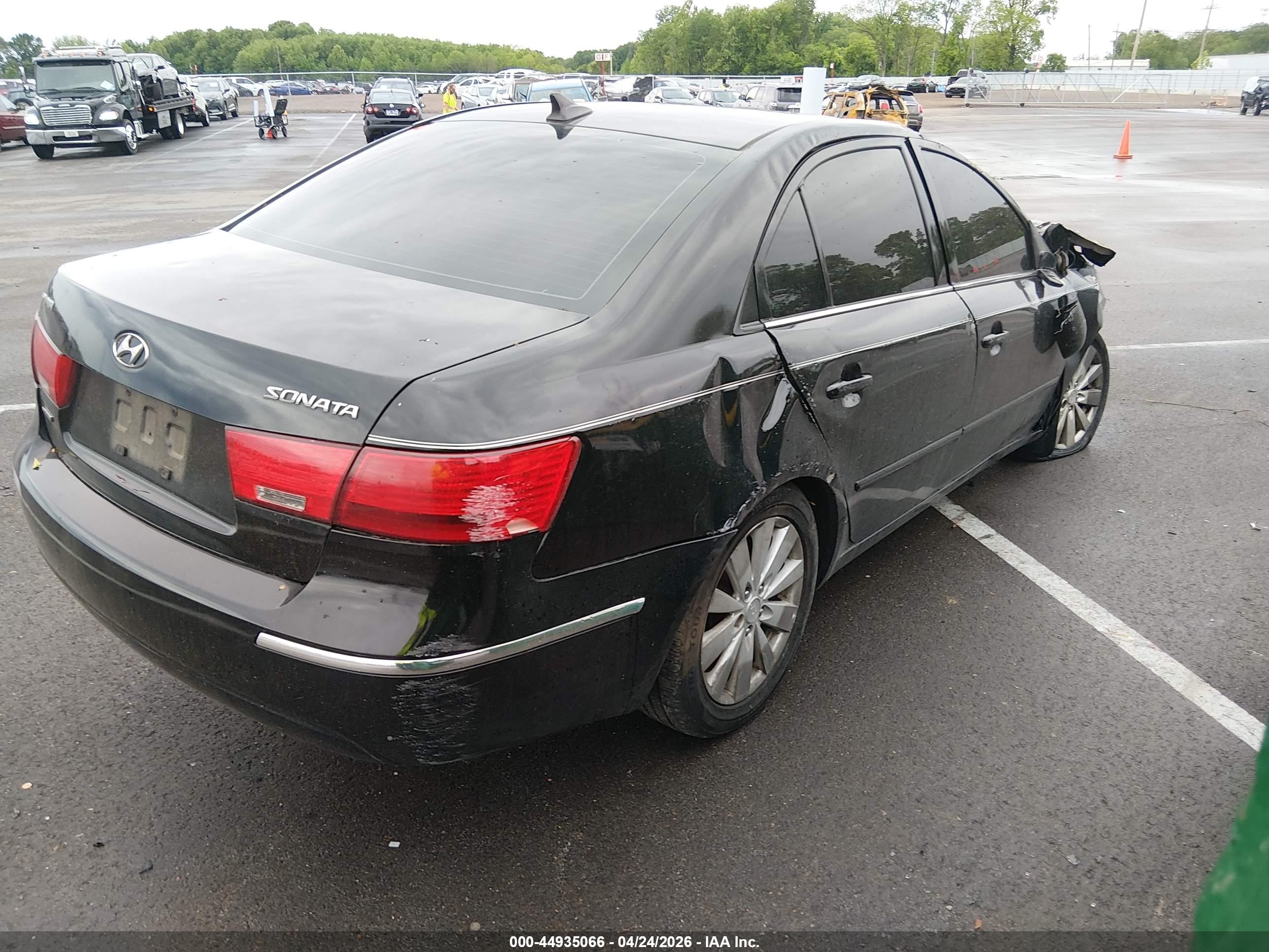 HYUNDAI SONATA image 4