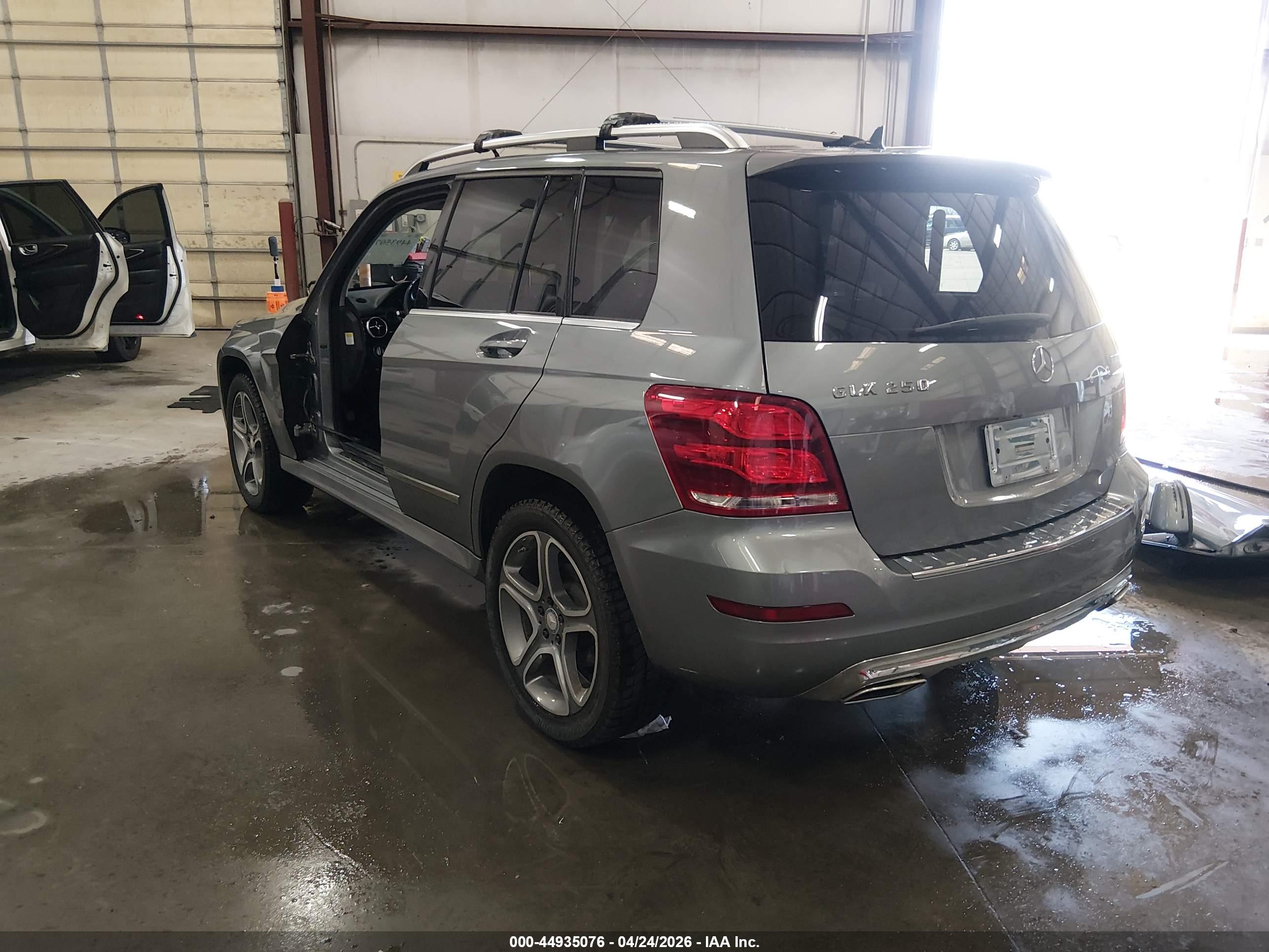 MERCEDES-BENZ GLK image 3