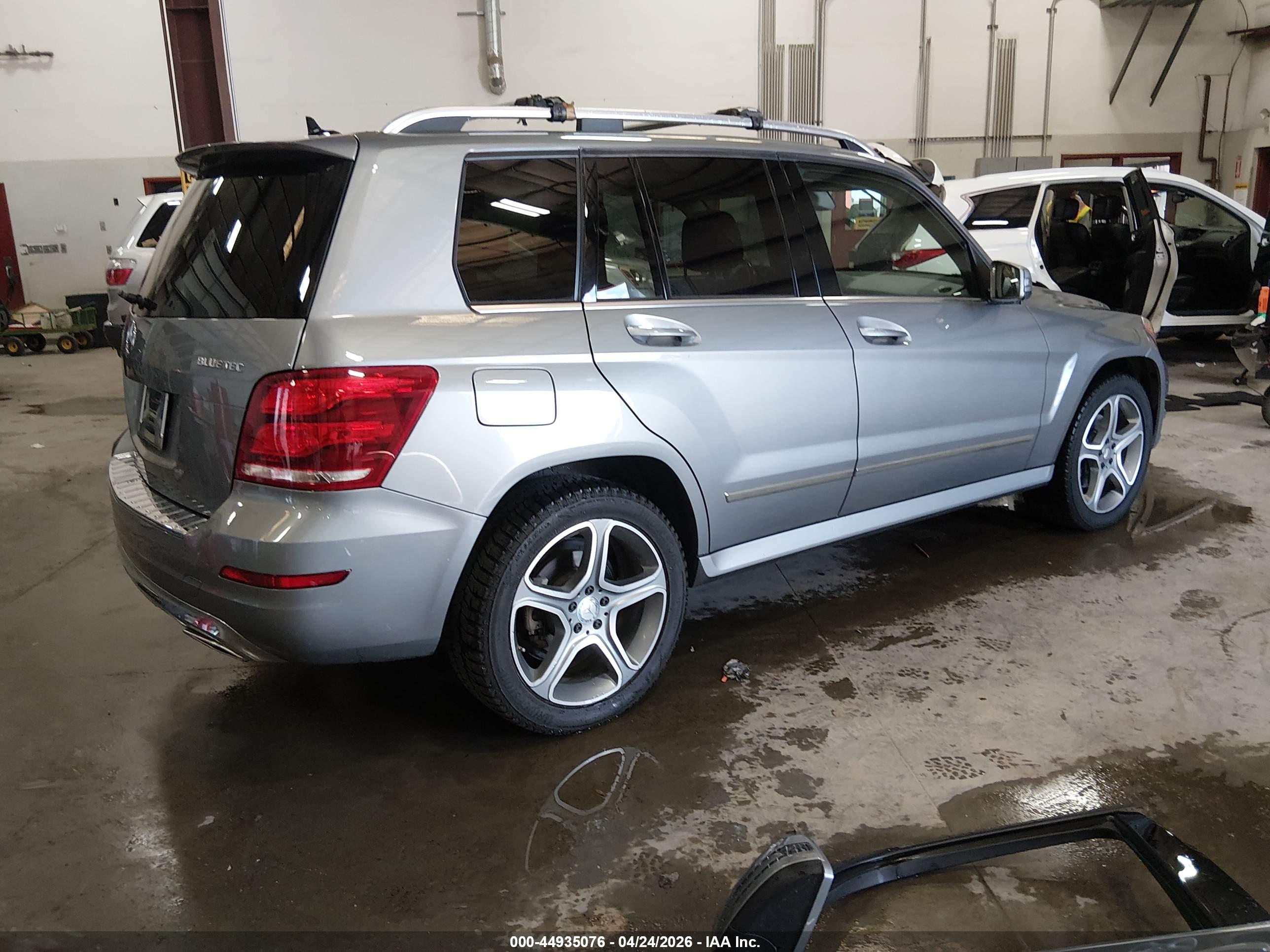 MERCEDES-BENZ GLK image 4