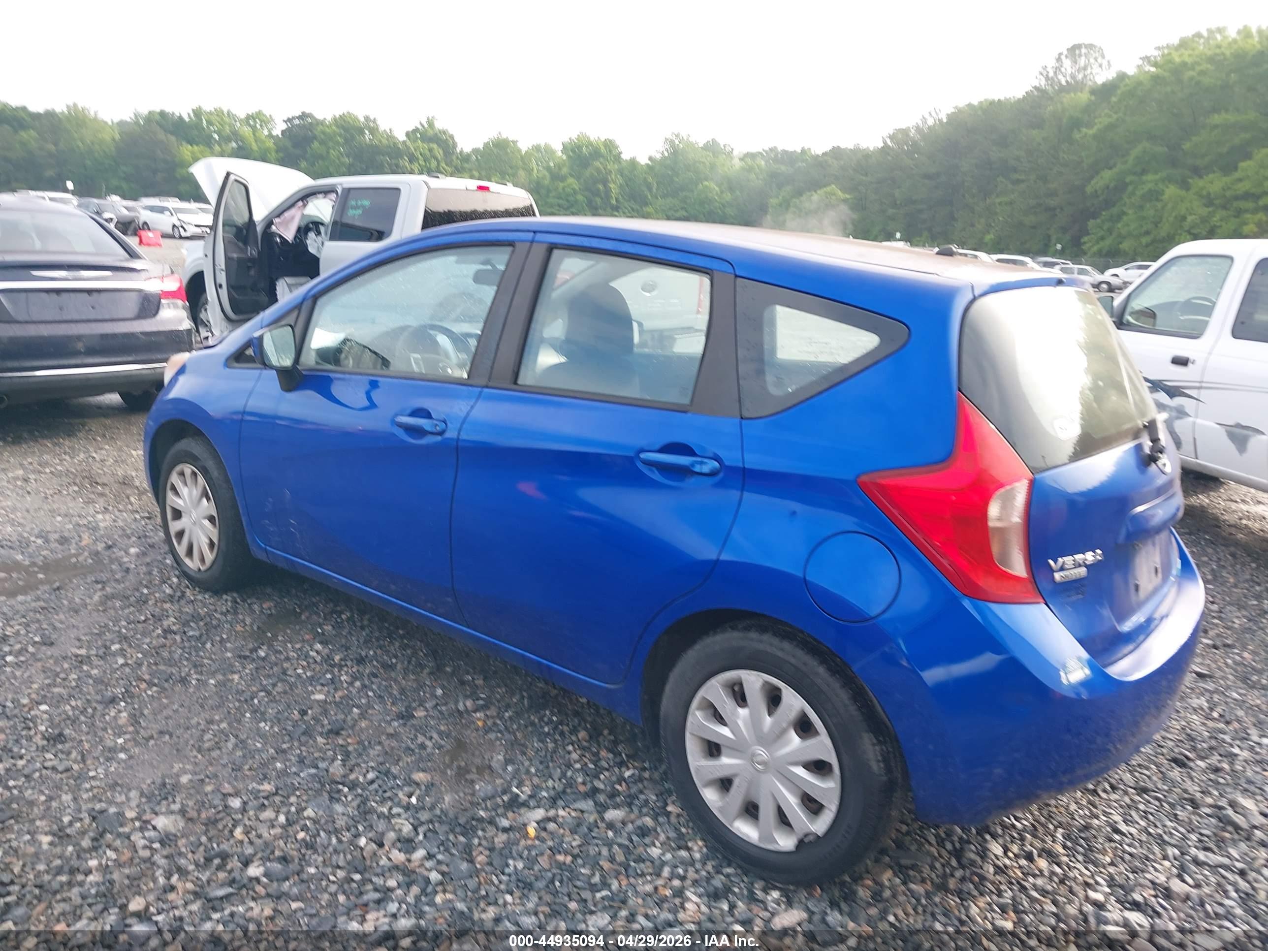 NISSAN VERSA image 3