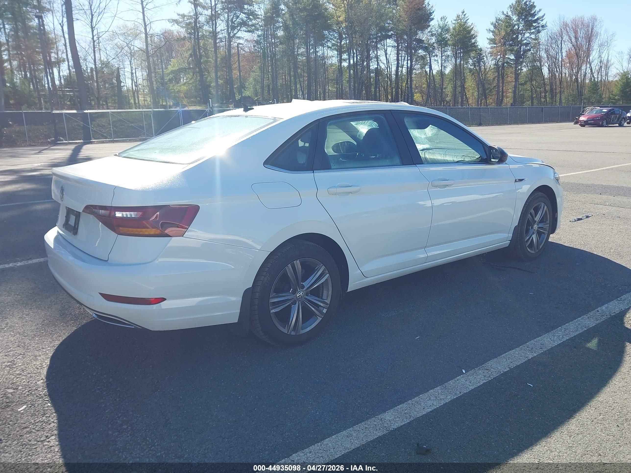 VOLKSWAGEN JETTA image 4