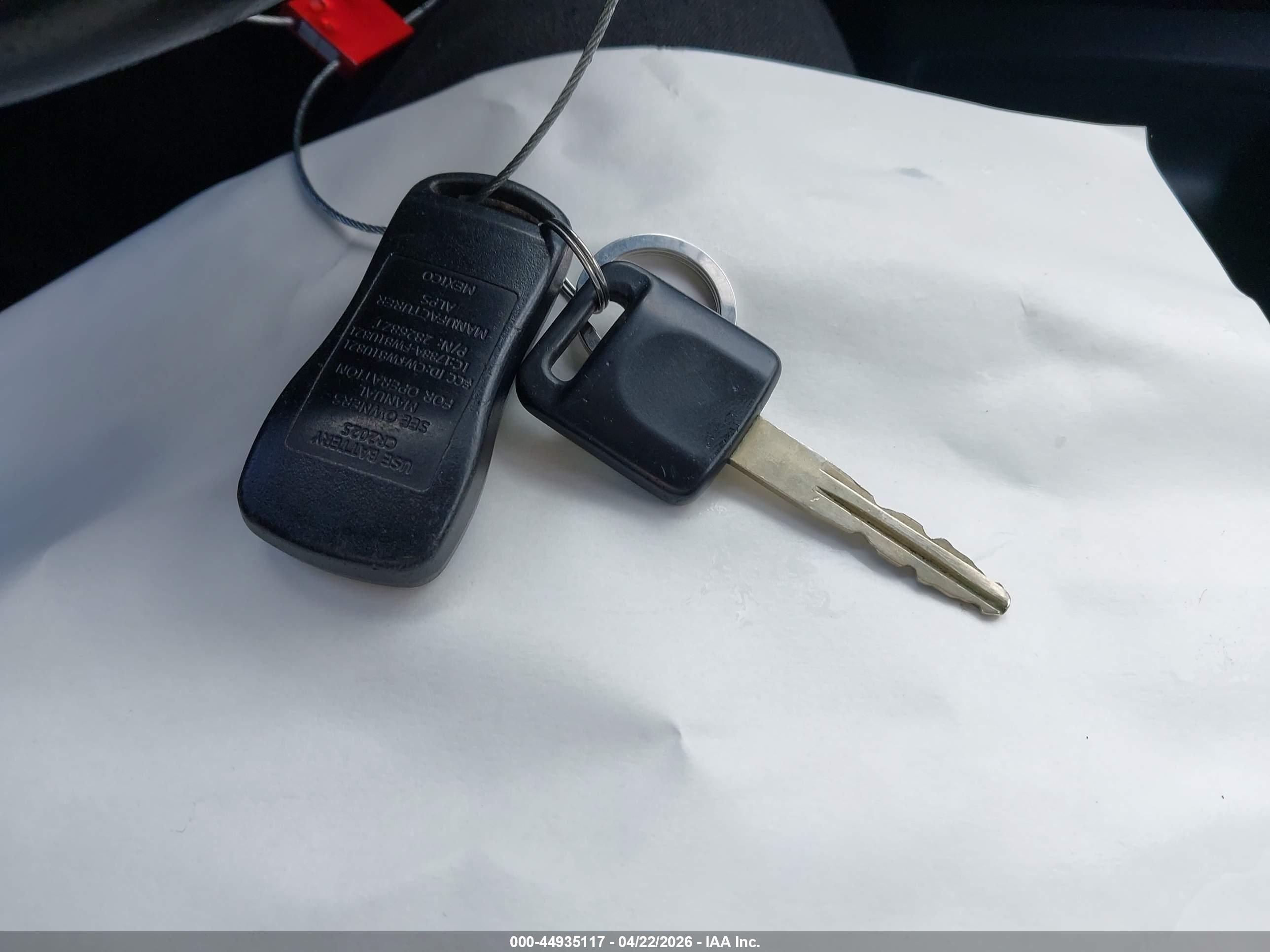NISSAN VERSA image 11