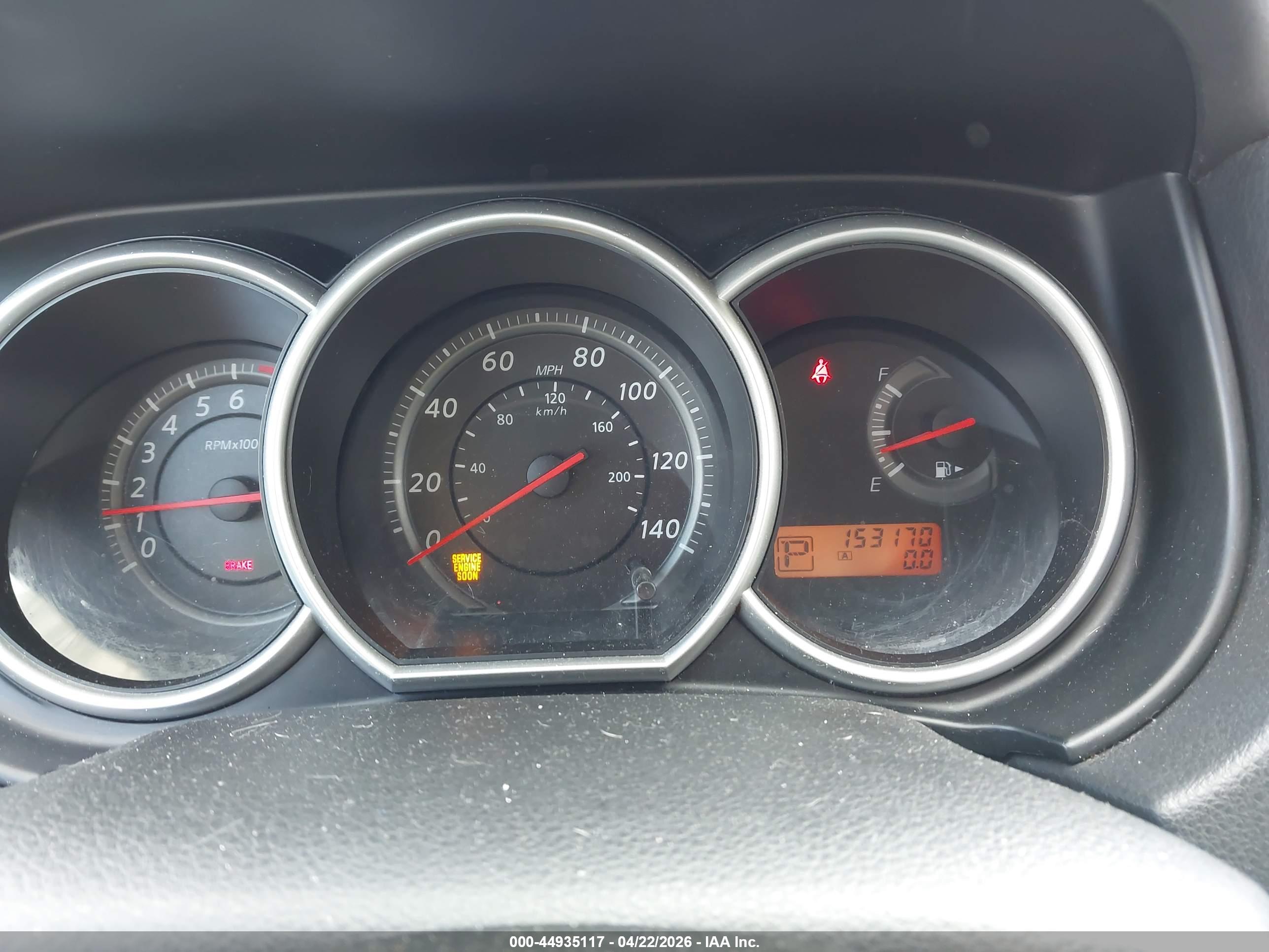 NISSAN VERSA image 7