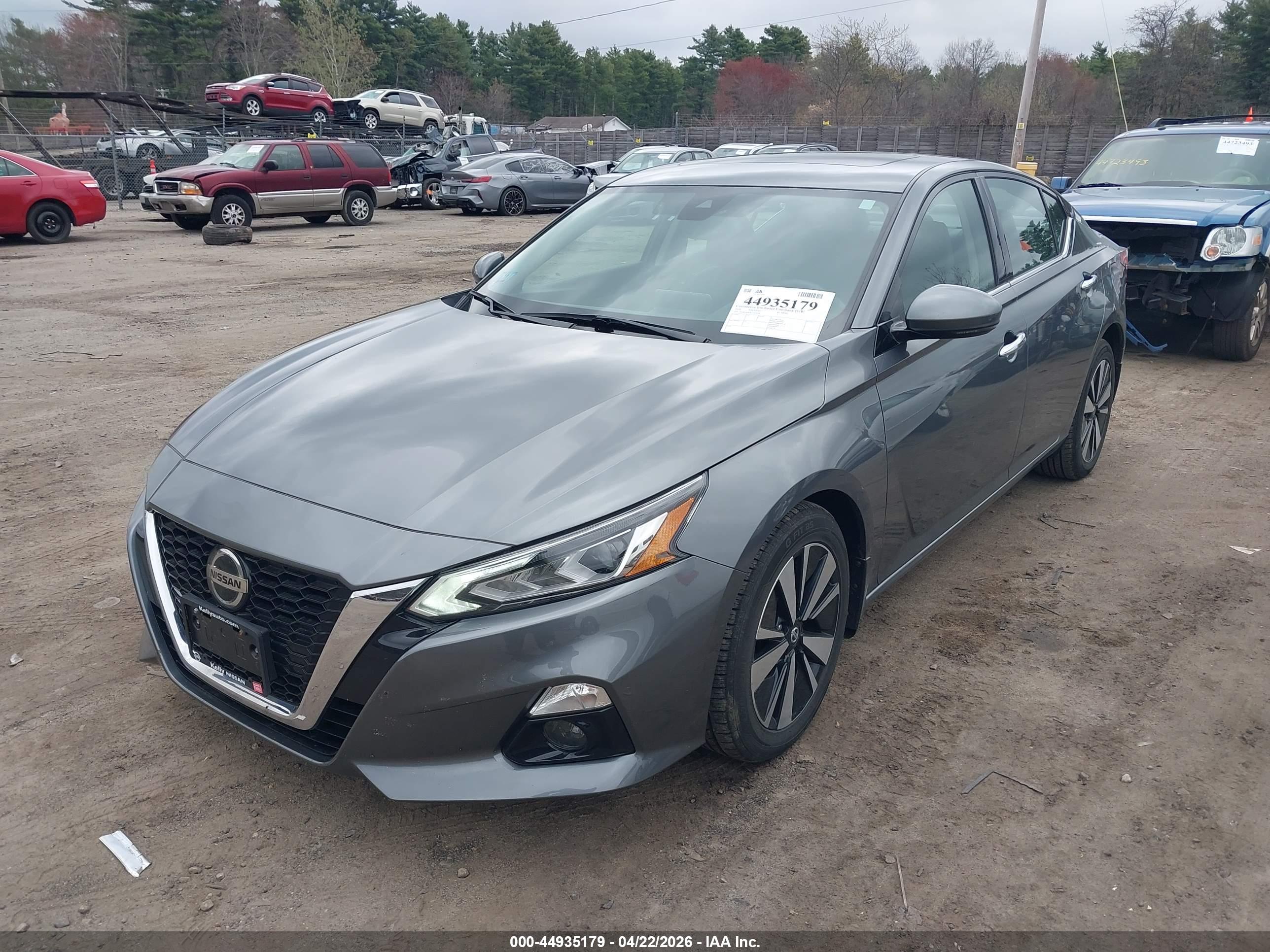 NISSAN ALTIMA image 2