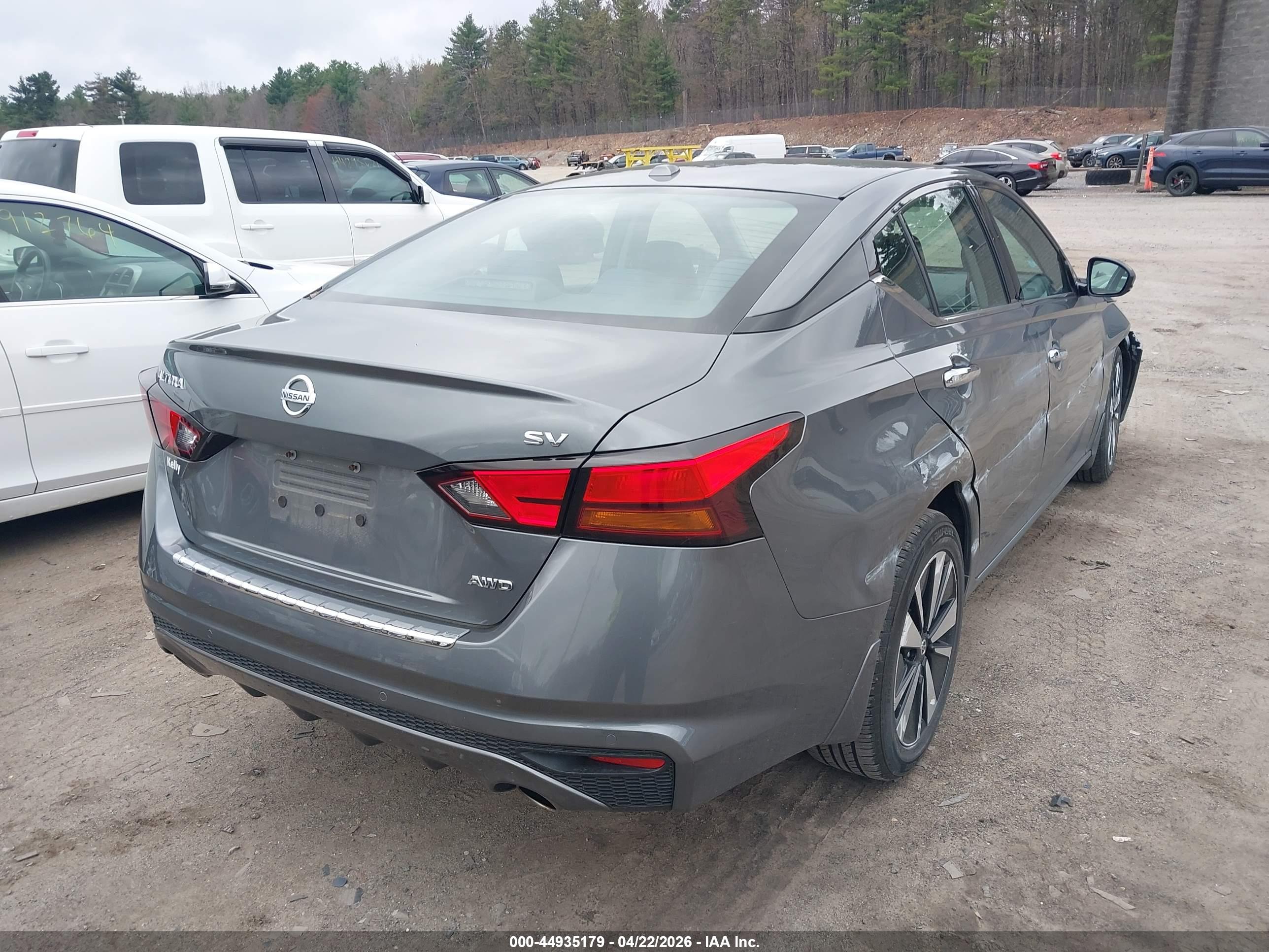NISSAN ALTIMA image 4