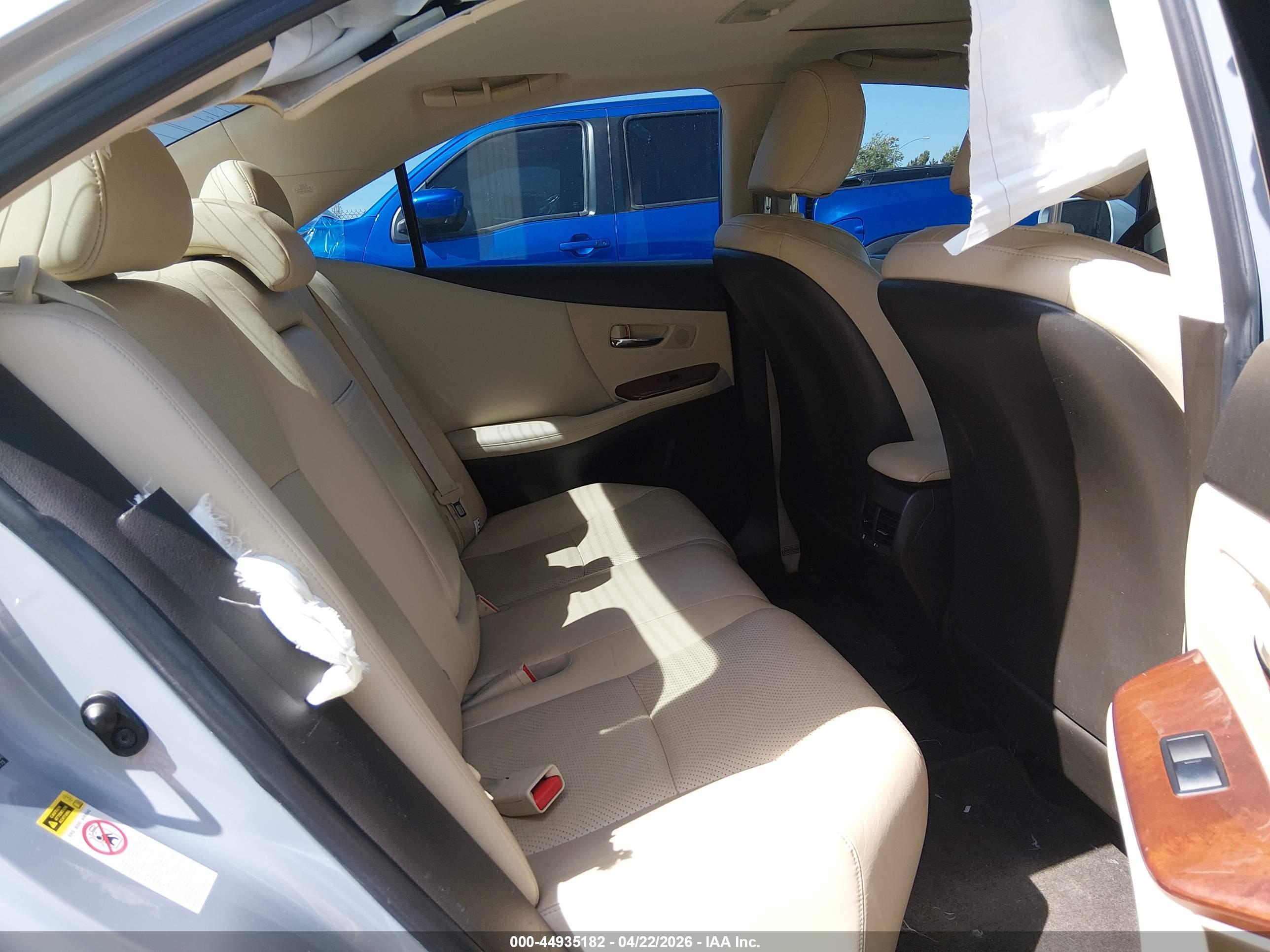 LEXUS HS image 8