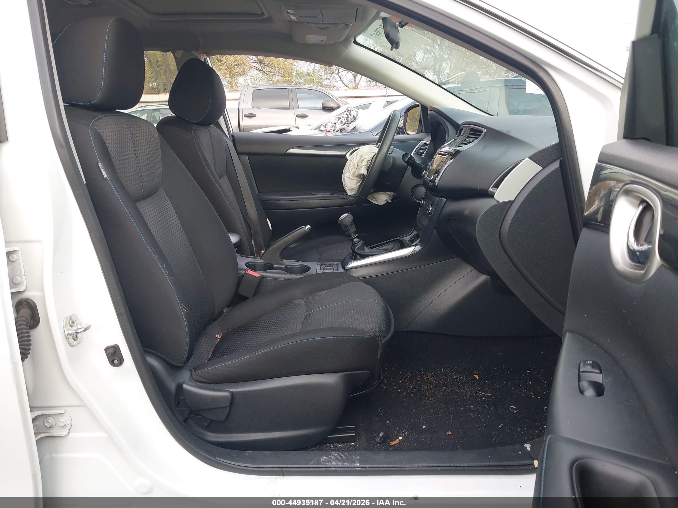 NISSAN SENTRA image 5