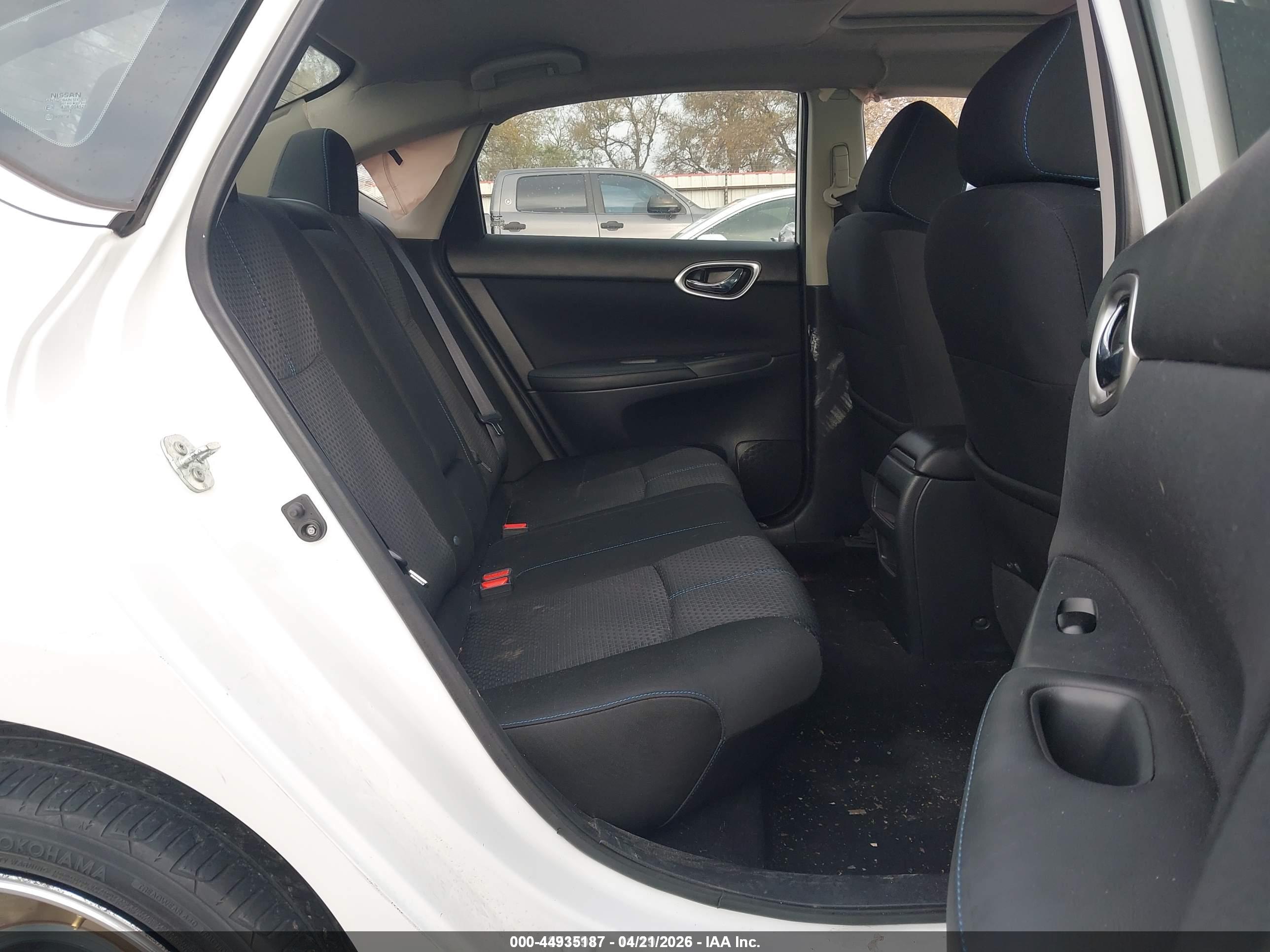 NISSAN SENTRA image 8