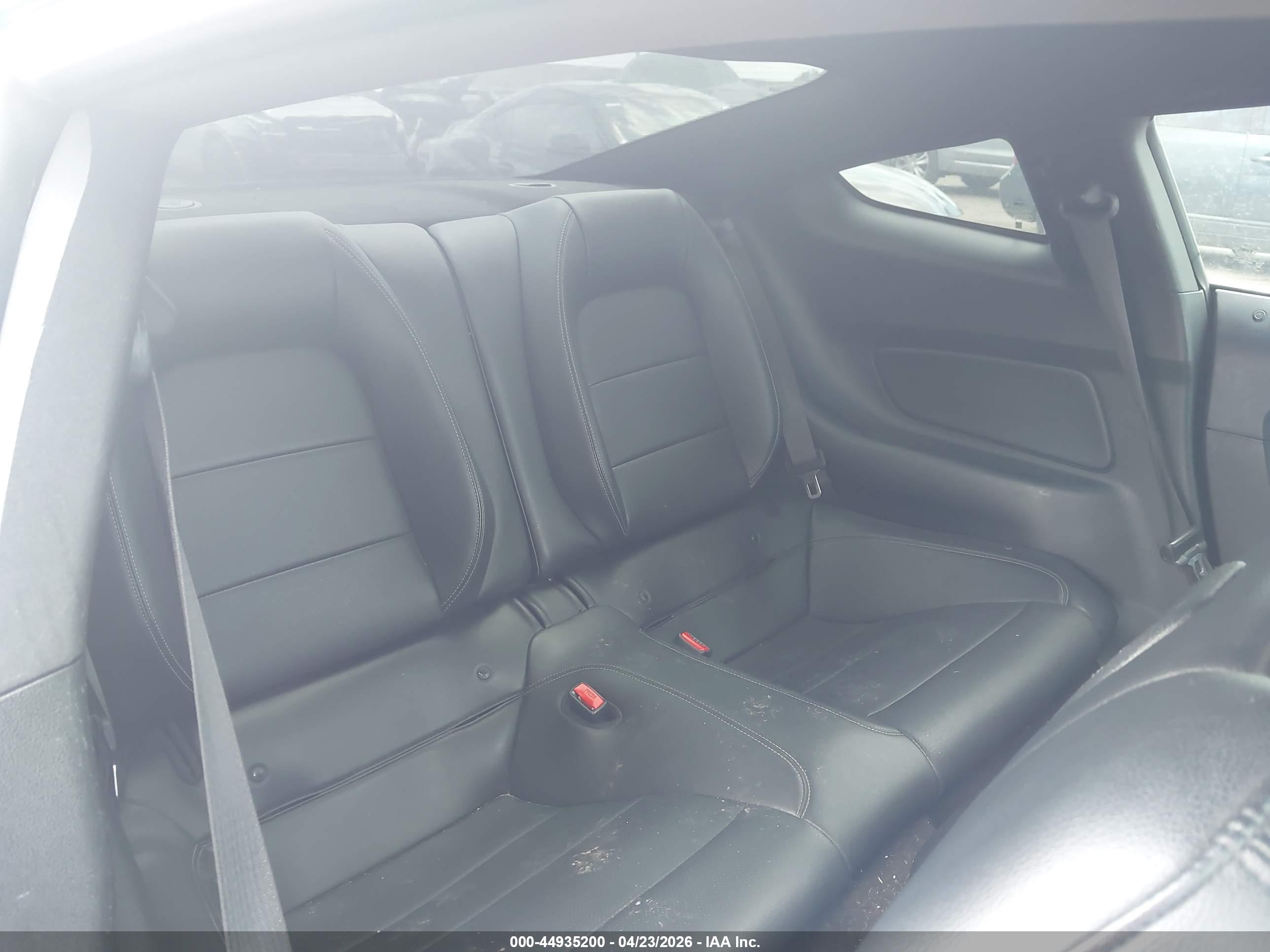 FORD MUSTANG image 8