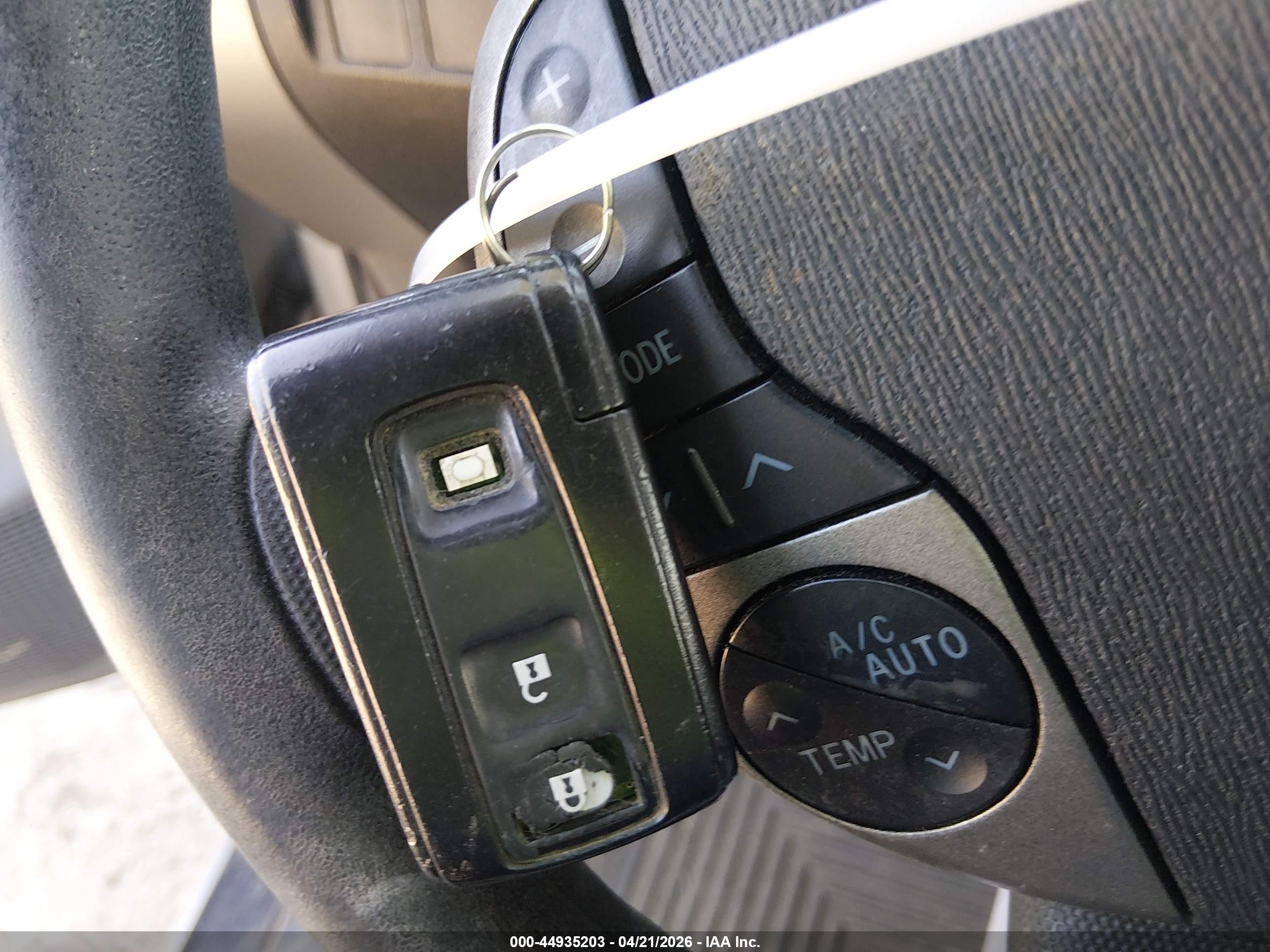 TOYOTA PRIUS image 11
