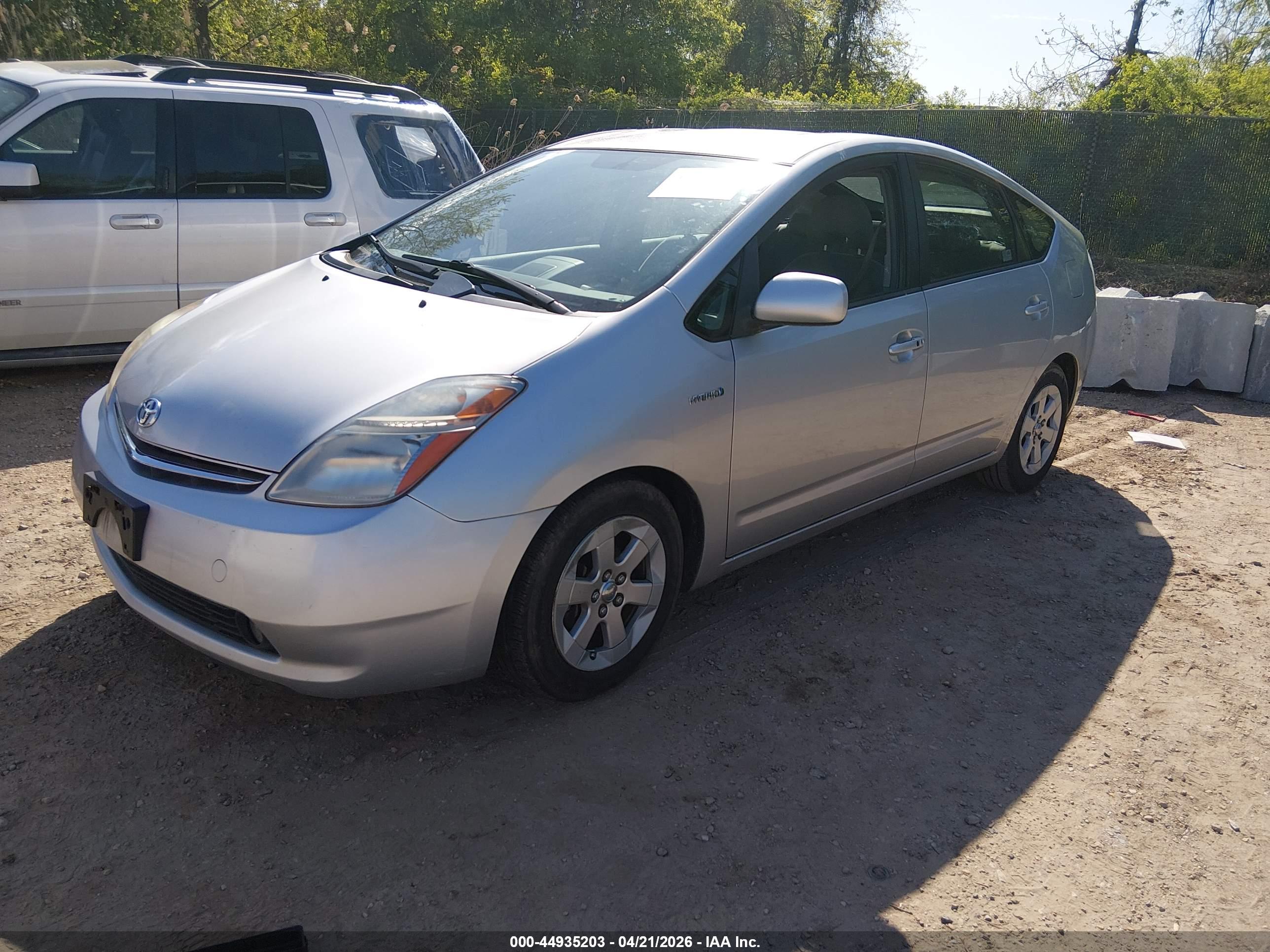 TOYOTA PRIUS image 2