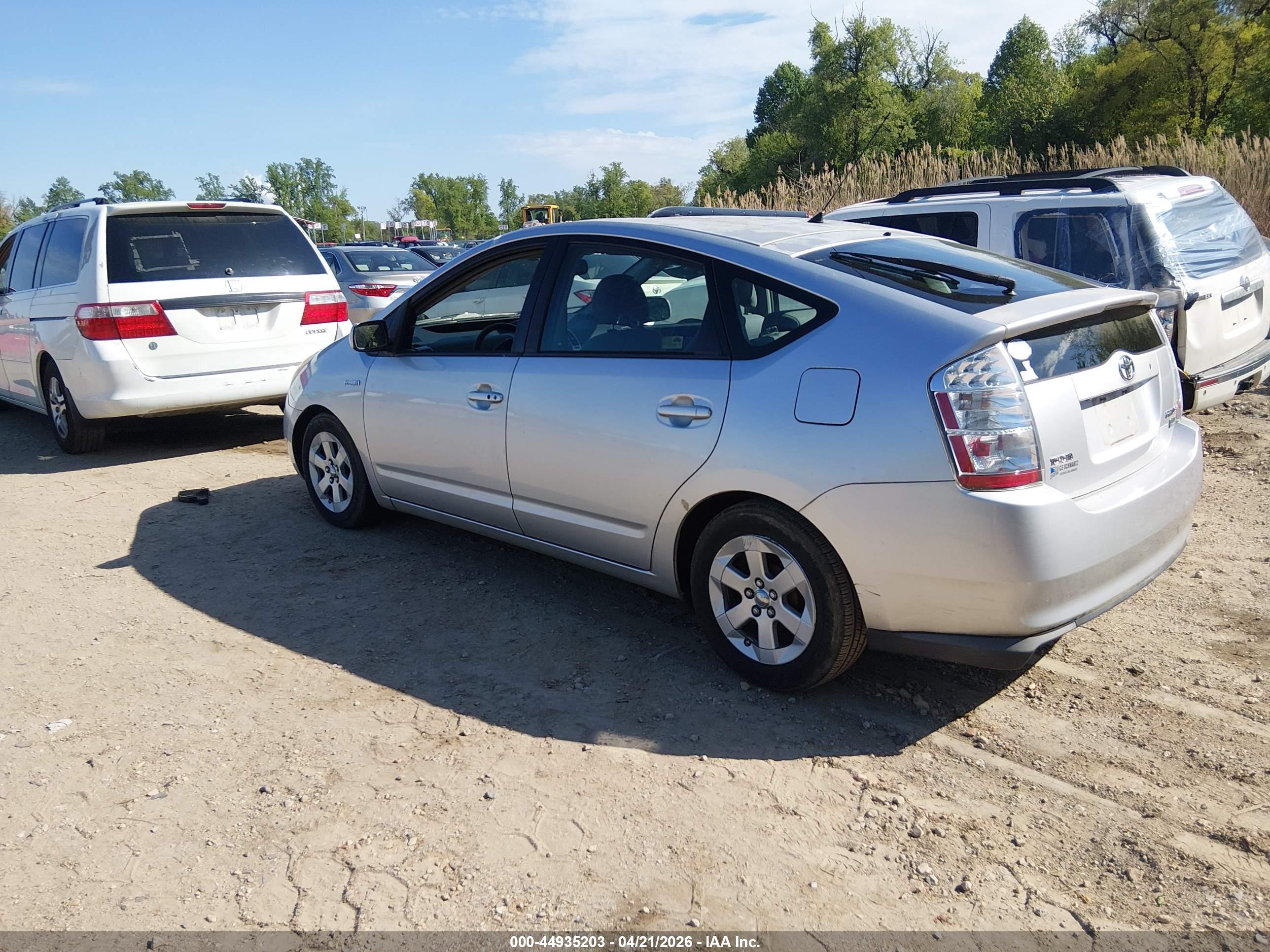 TOYOTA PRIUS image 3