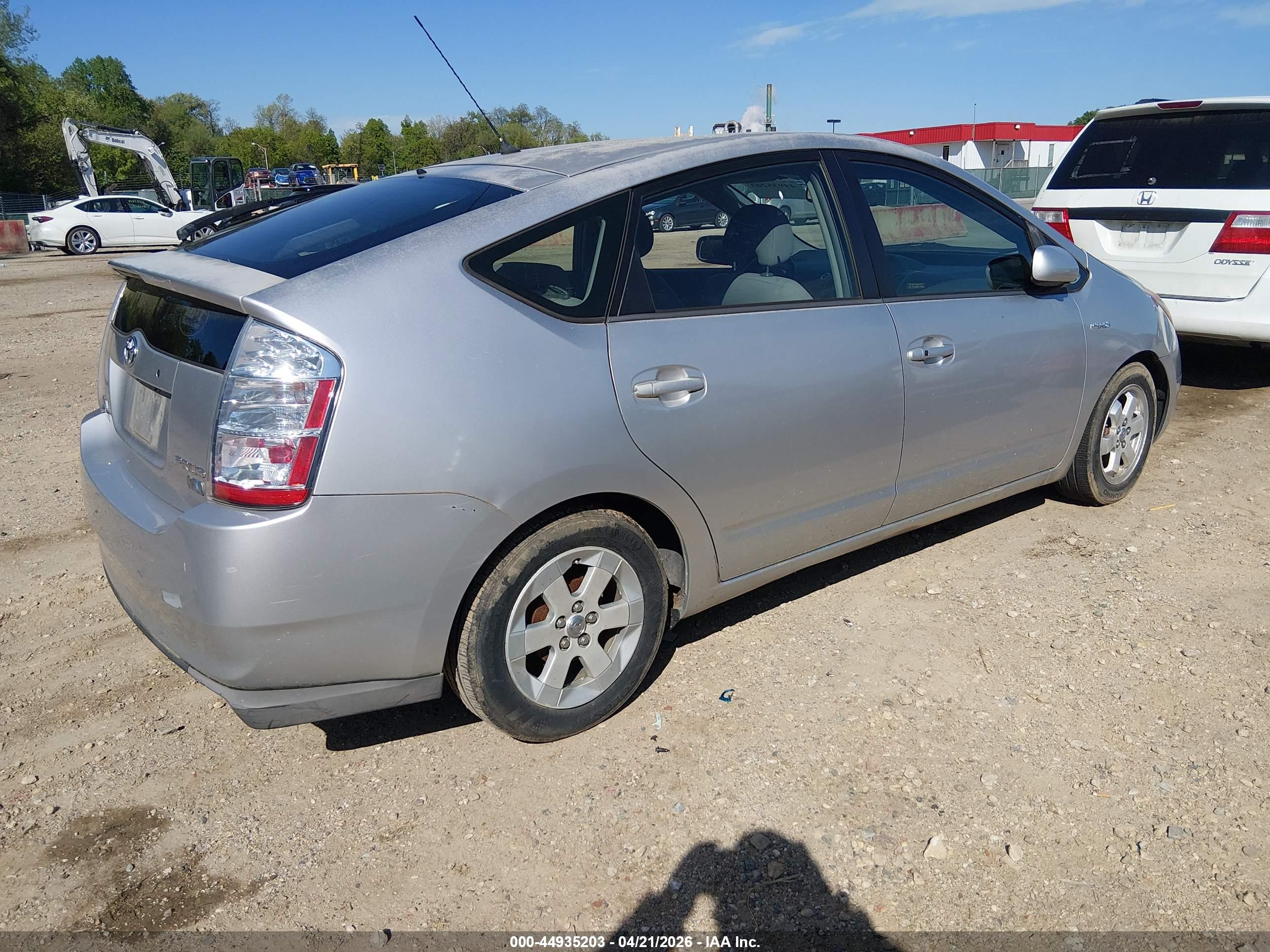 TOYOTA PRIUS image 4