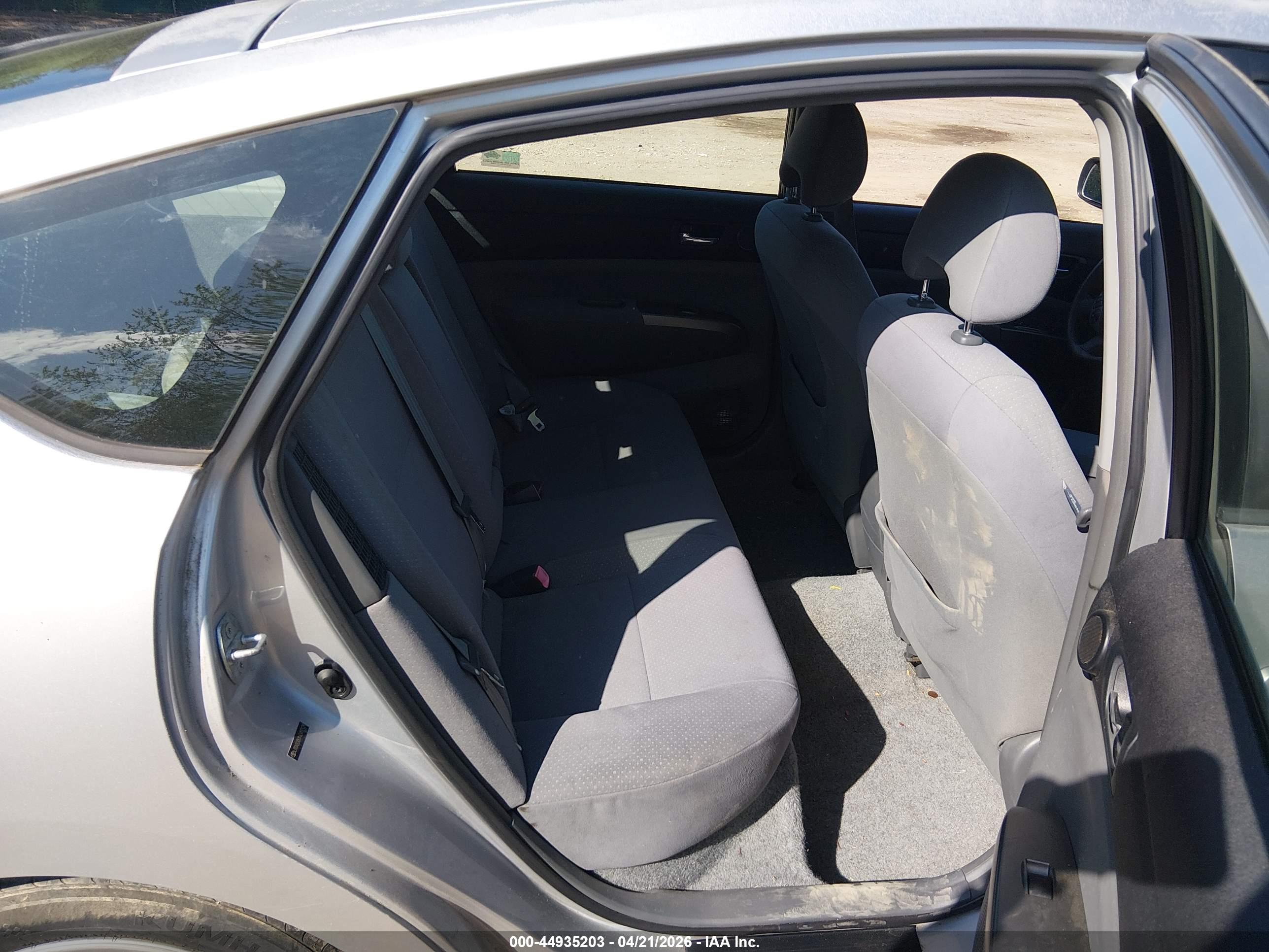 TOYOTA PRIUS image 8