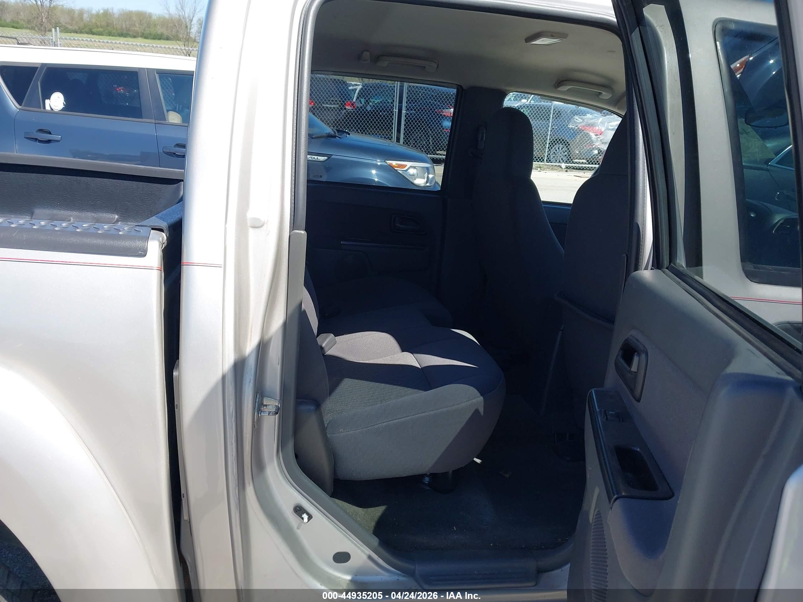 GMC CANYON image 8