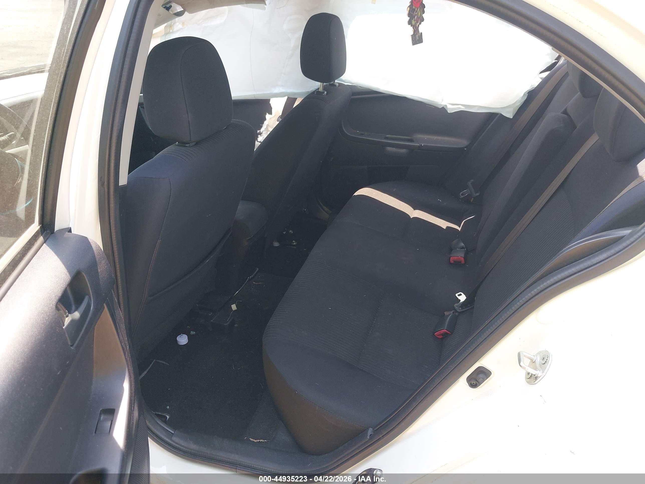 MITSUBISHI LANCER image 8