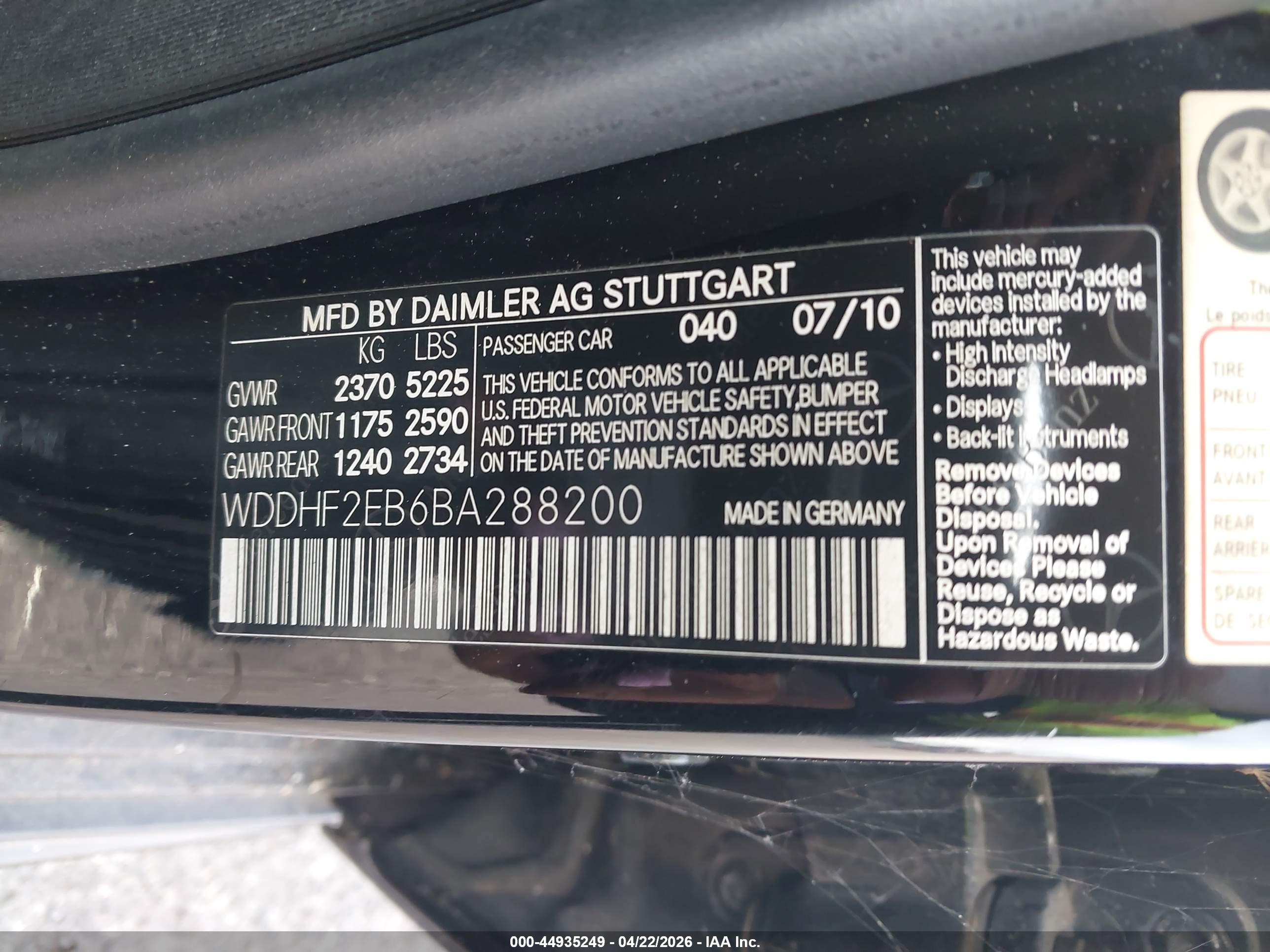MERCEDES-BENZ E image 9