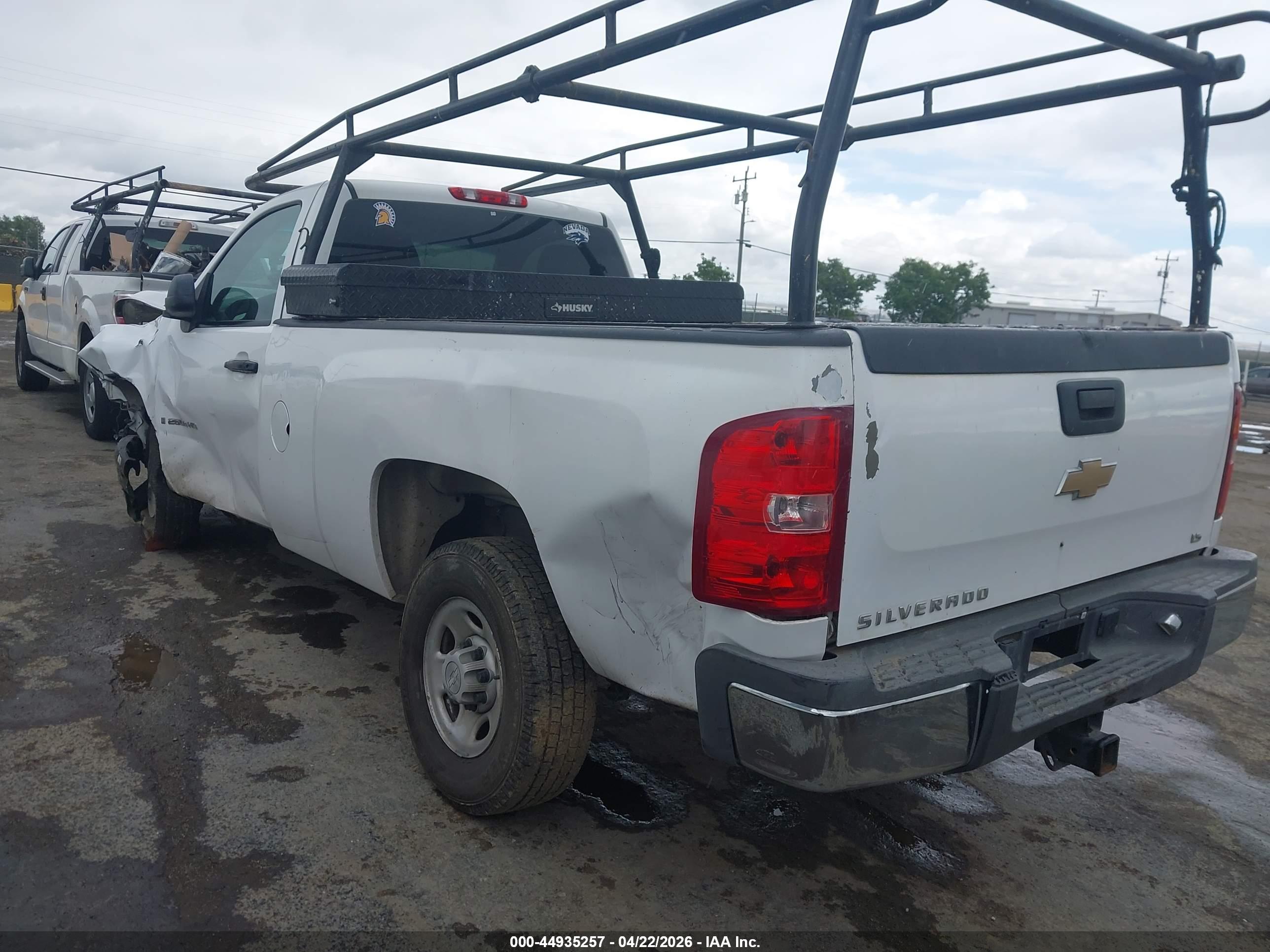 CHEVROLET SILVERADO image 3