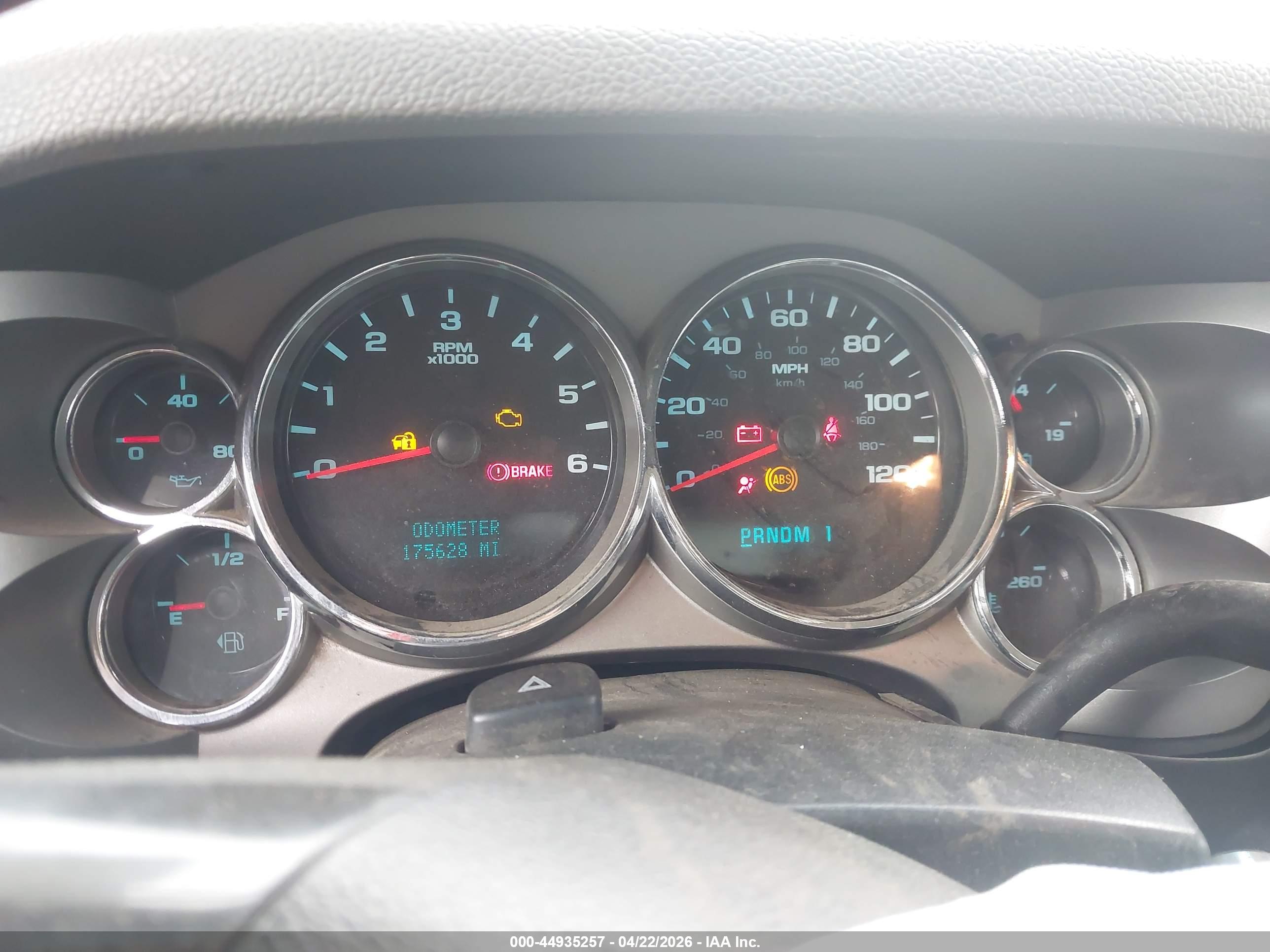 CHEVROLET SILVERADO image 7