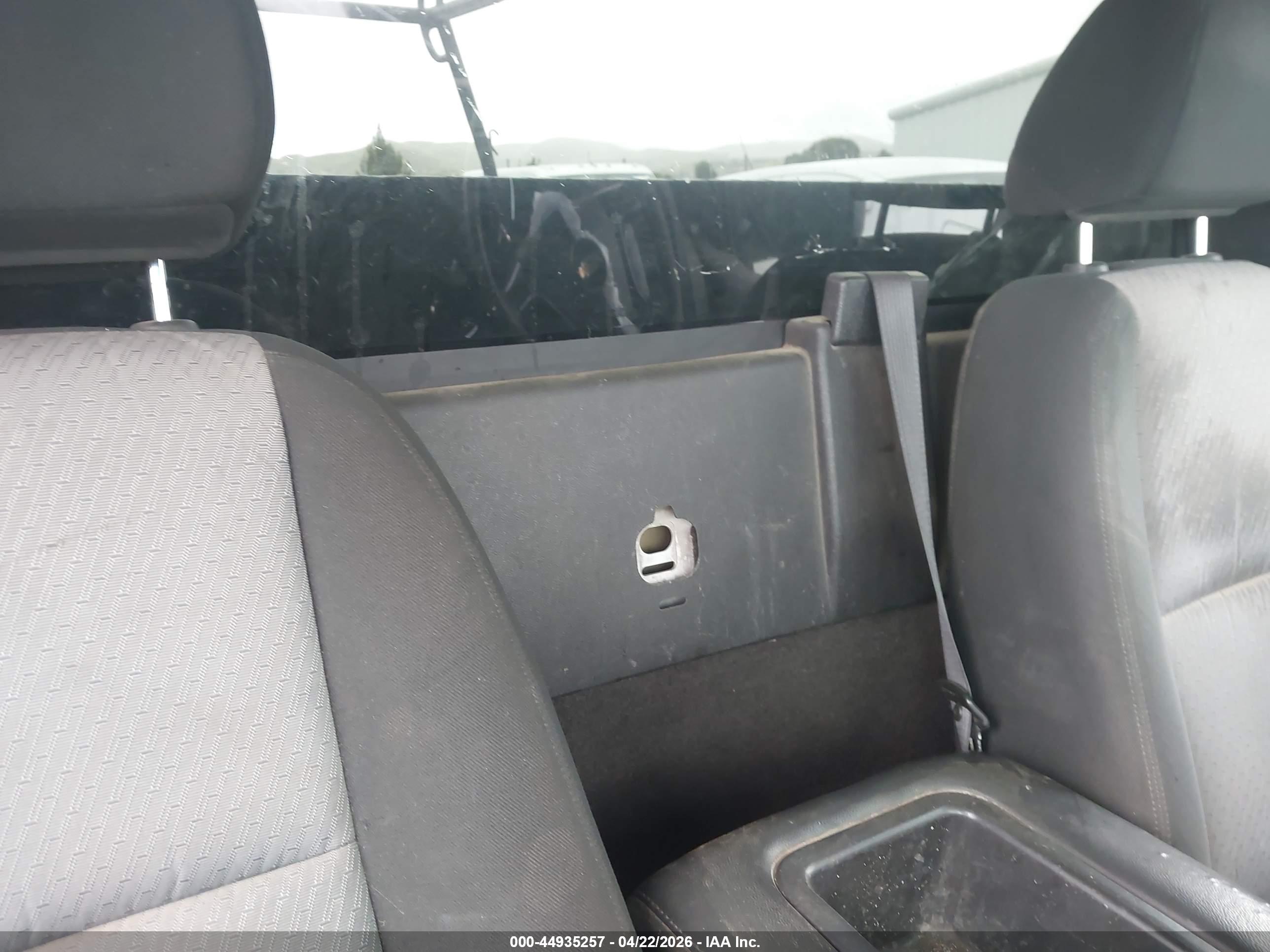 CHEVROLET SILVERADO image 8
