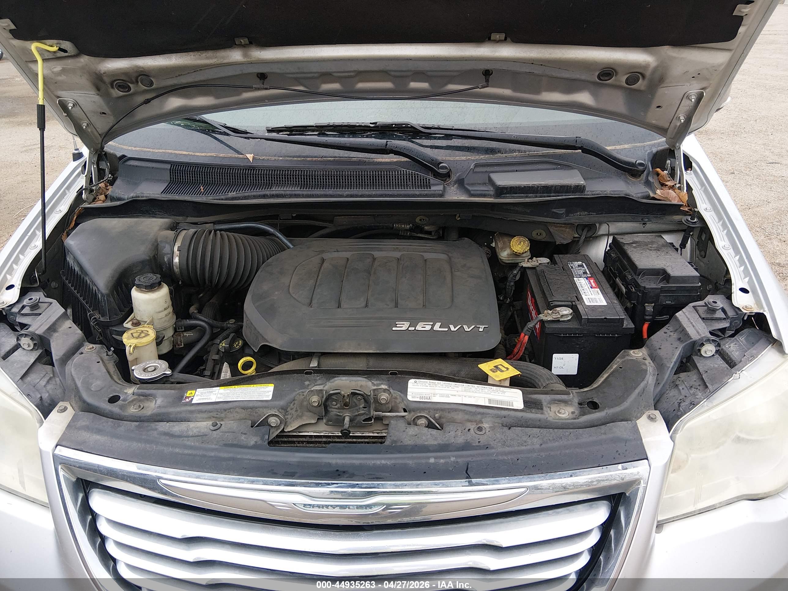 CHRYSLER TOWN image 10