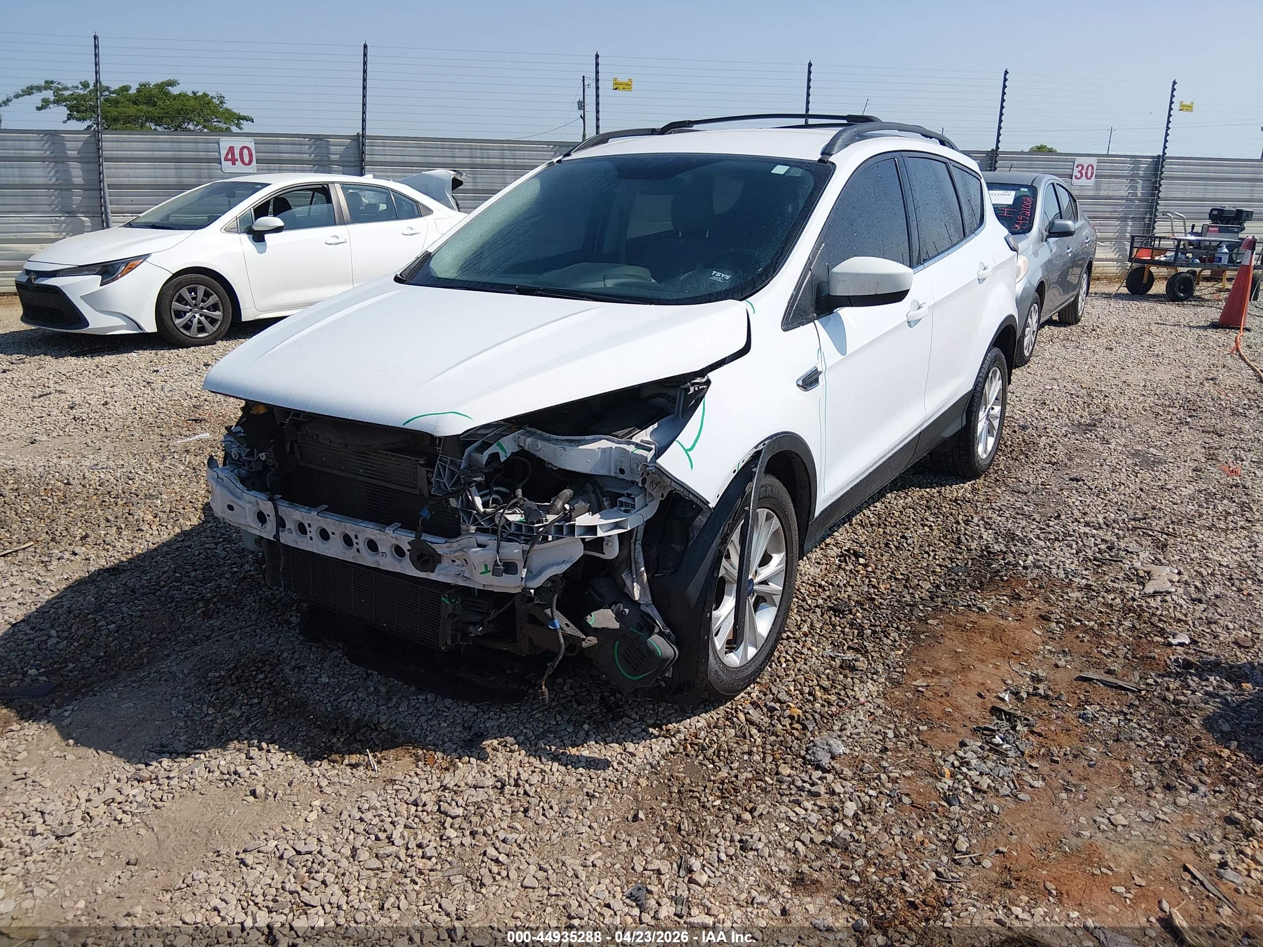 FORD ESCAPE image 2