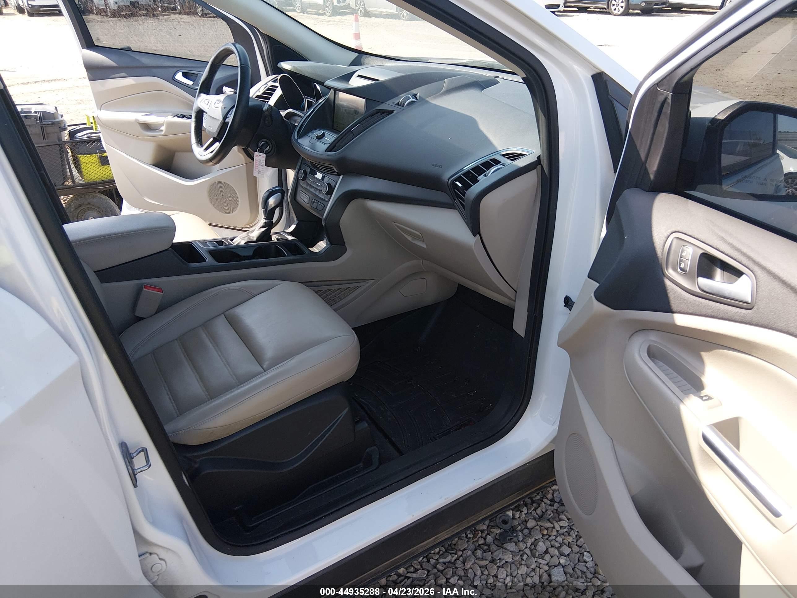 FORD ESCAPE image 5