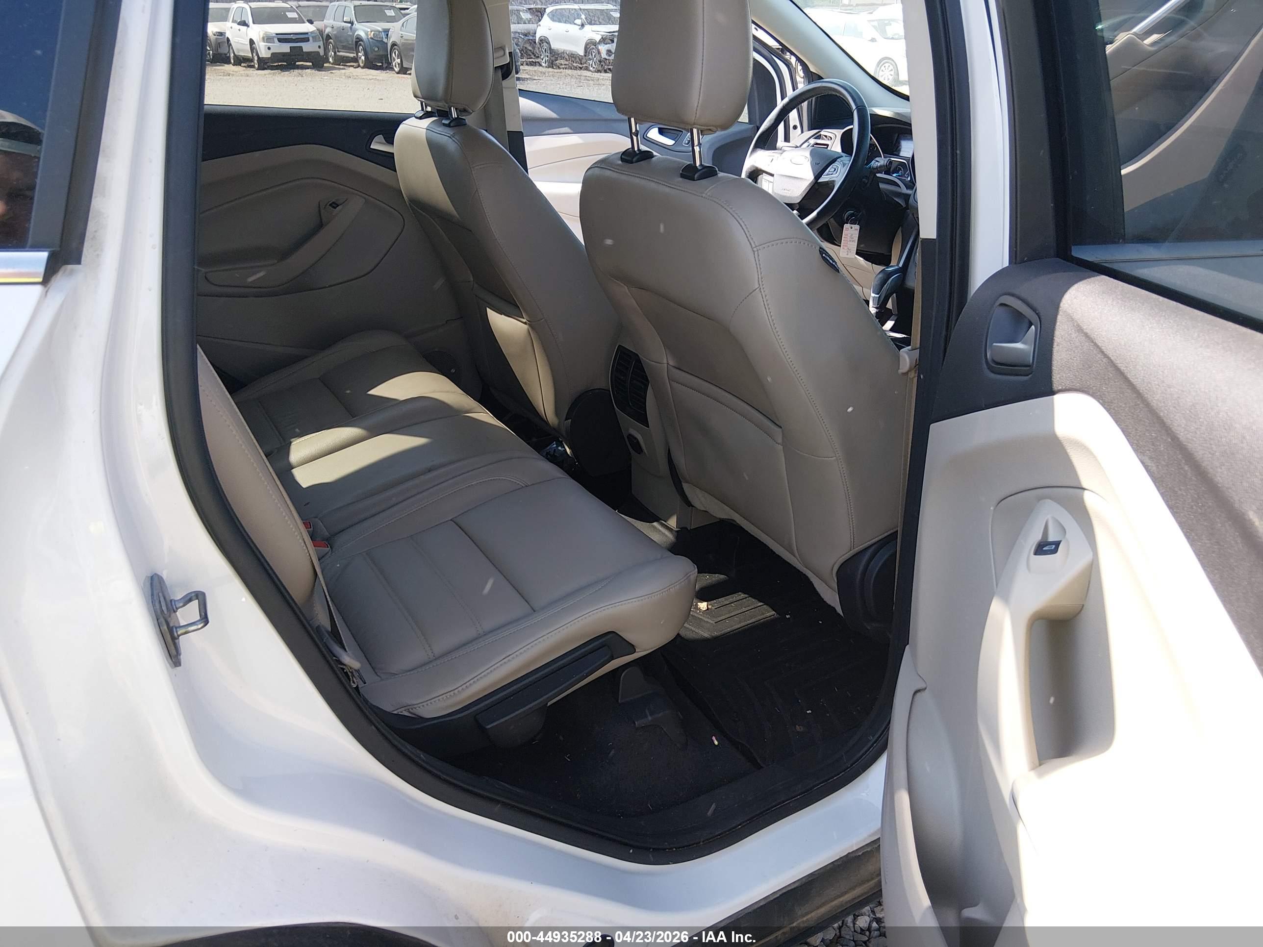 FORD ESCAPE image 8