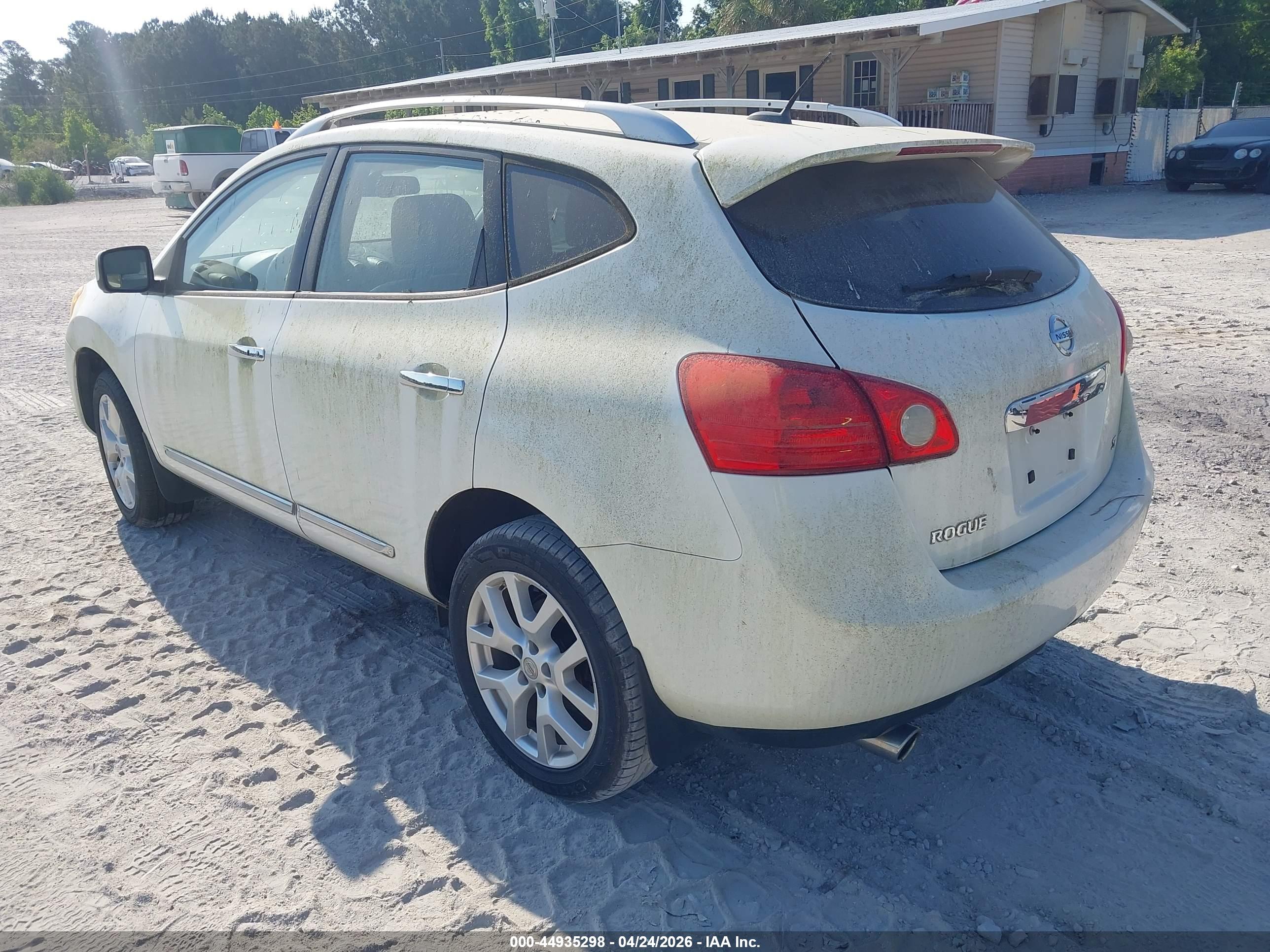 NISSAN ROGUE image 3