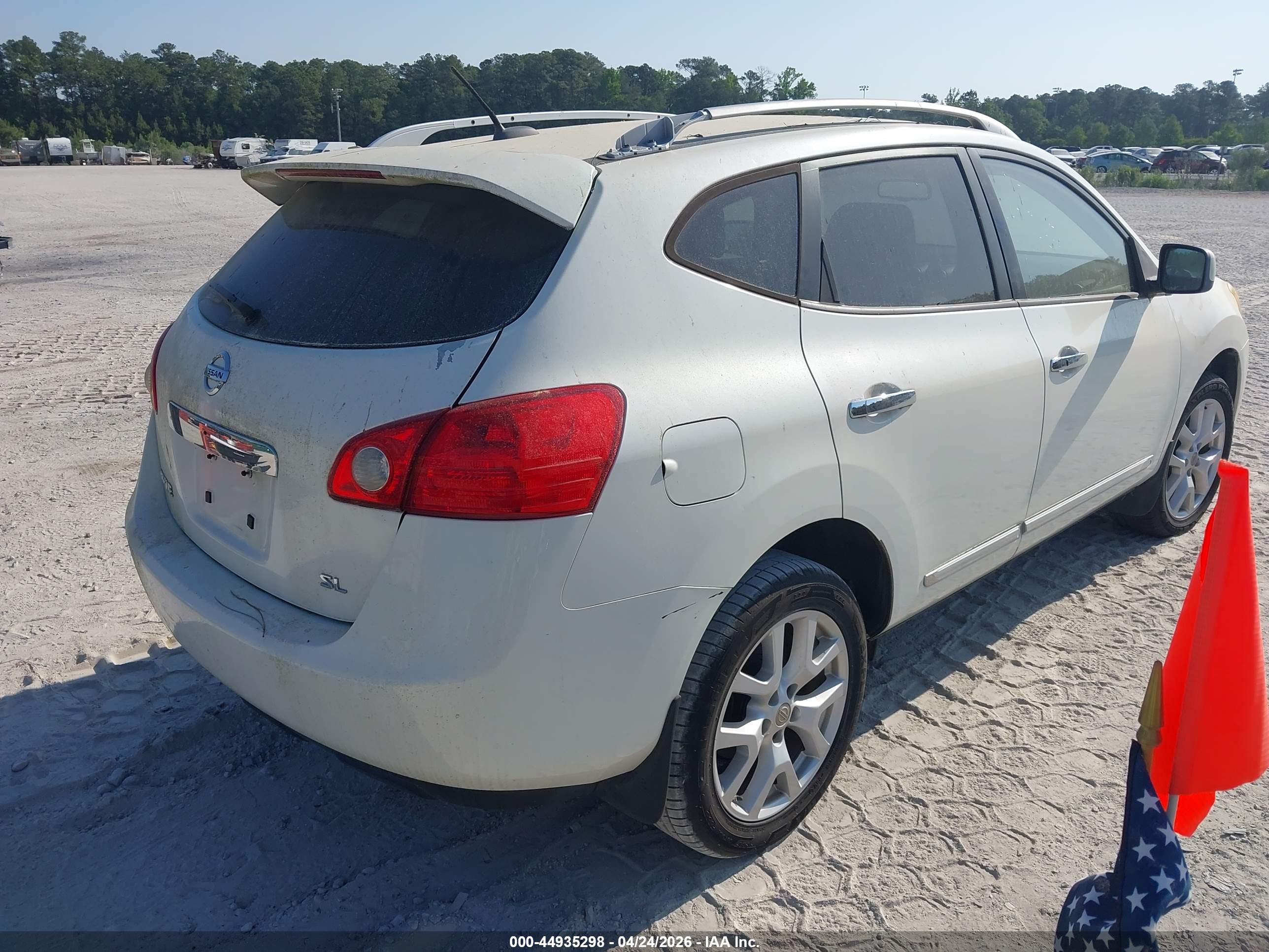 NISSAN ROGUE image 4