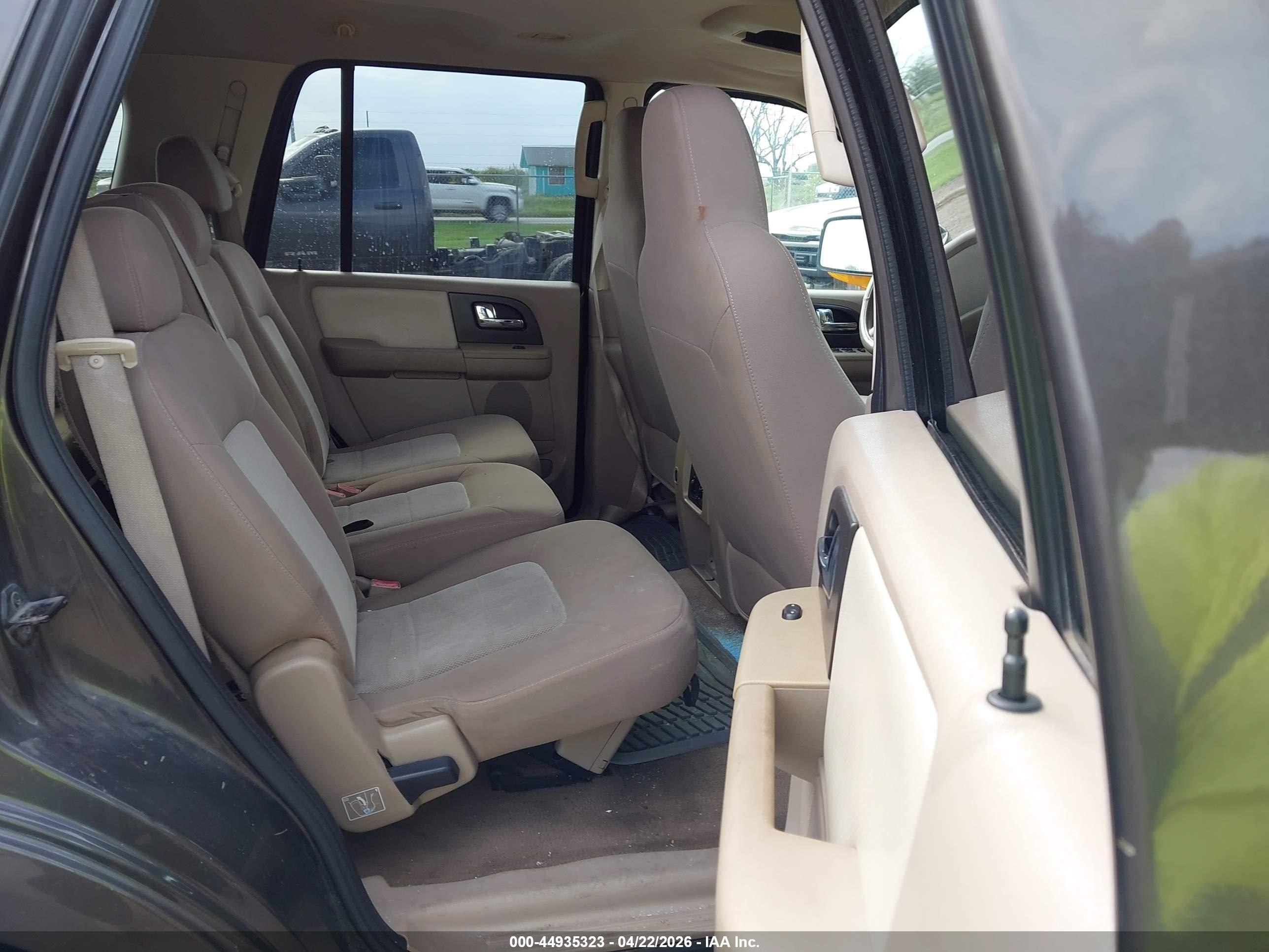 FORD EXPEDITION image 8
