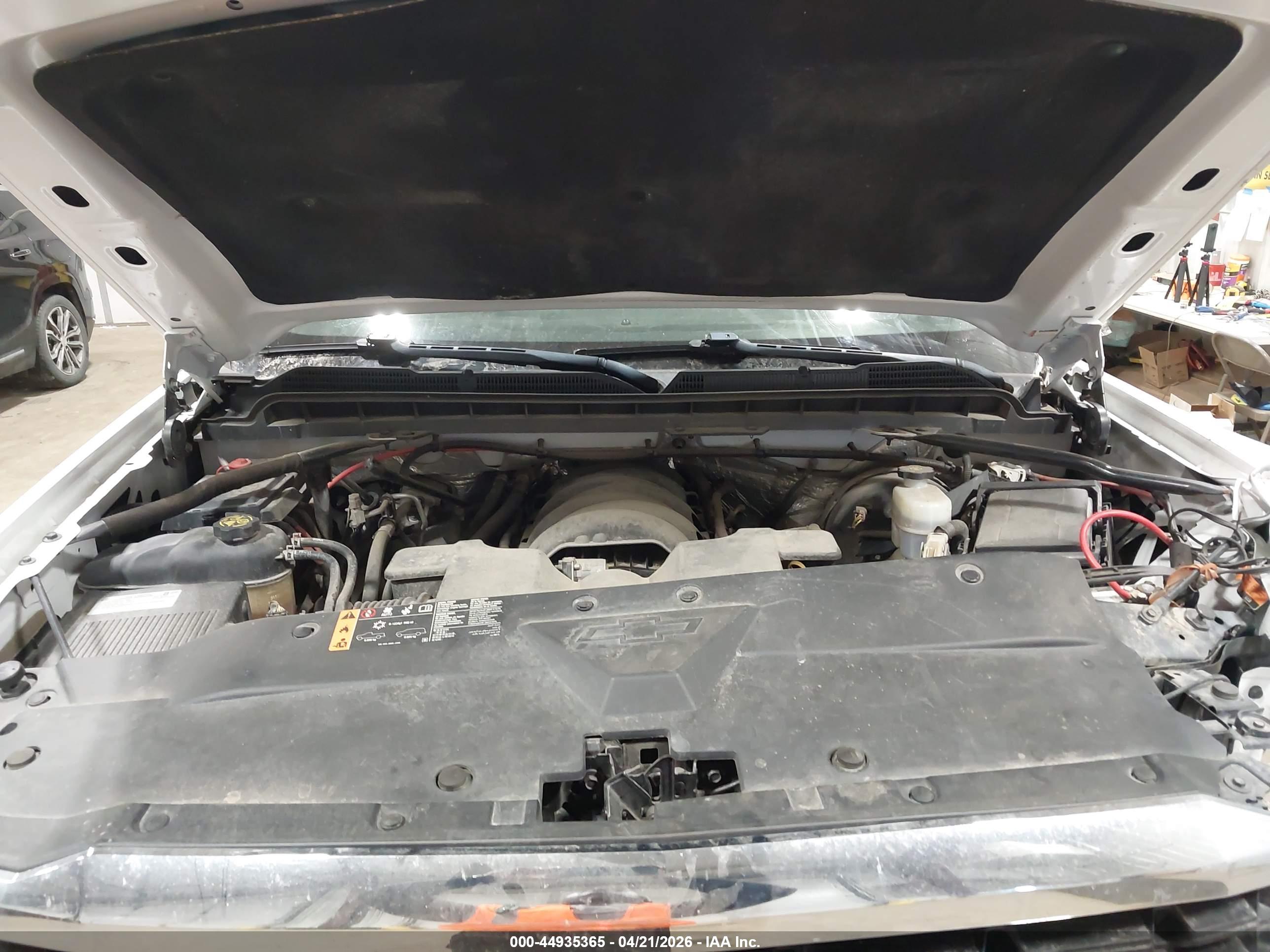 CHEVROLET SILVERADO image 10