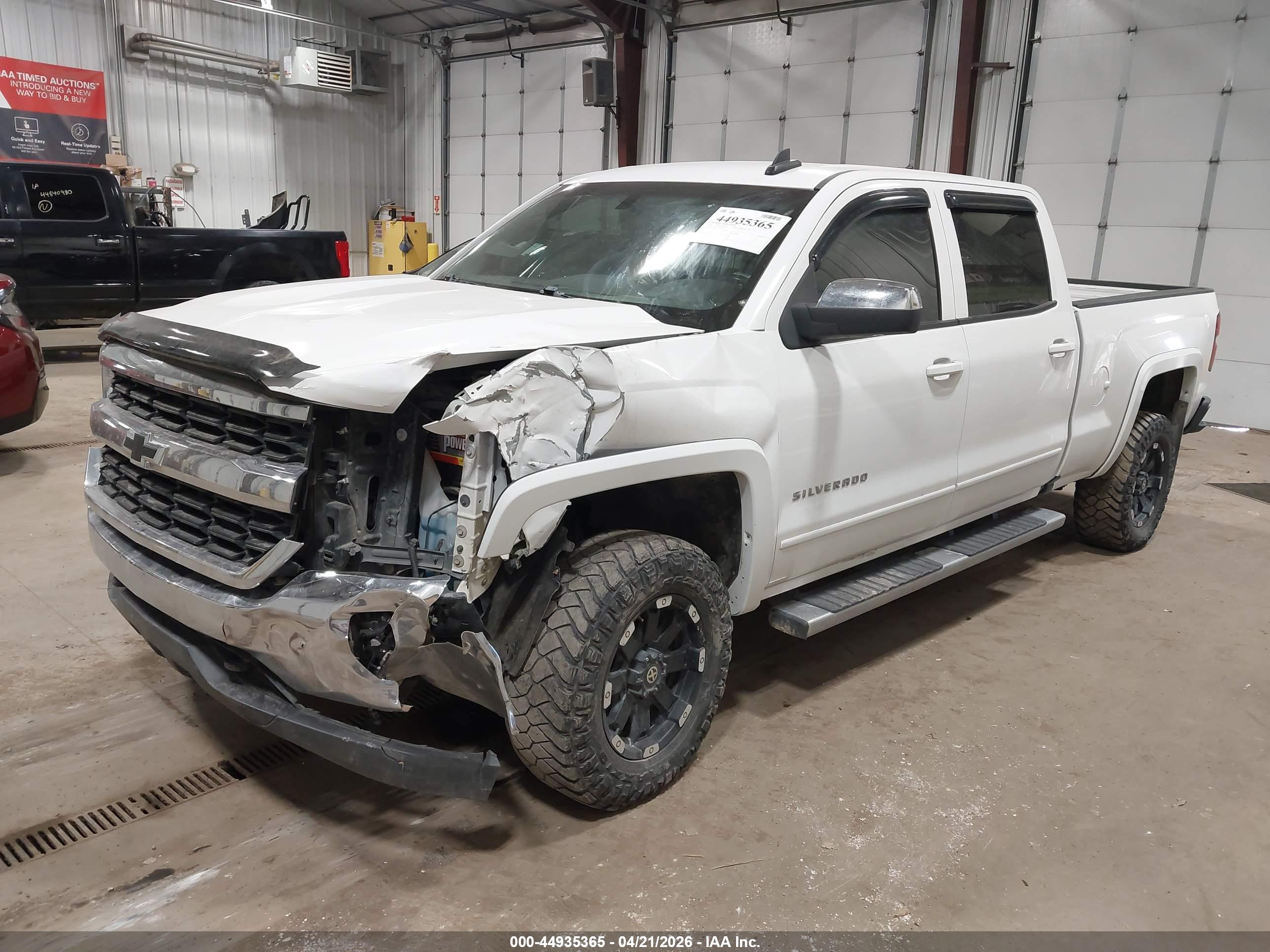 CHEVROLET SILVERADO image 2