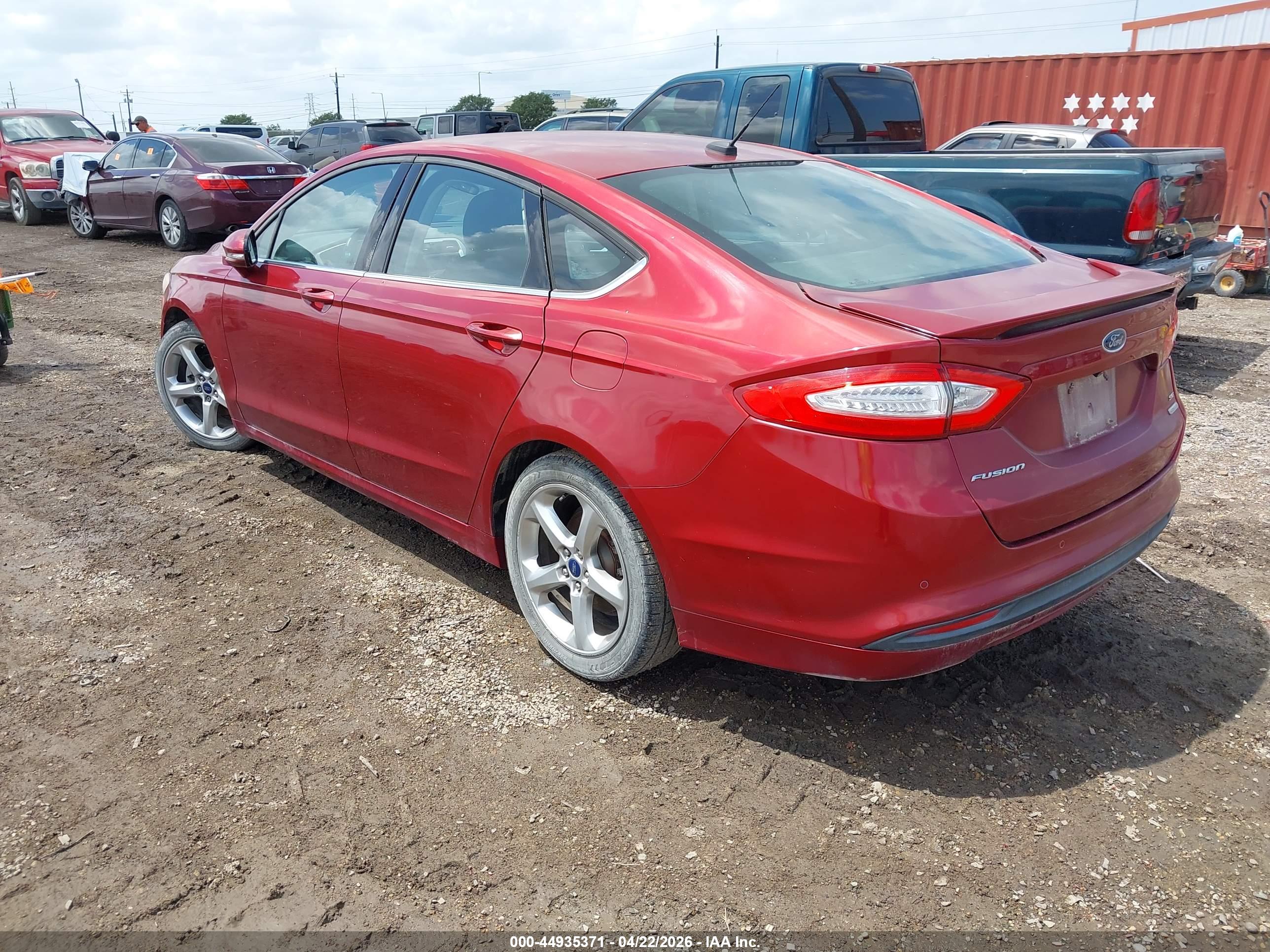 FORD FUSION image 3