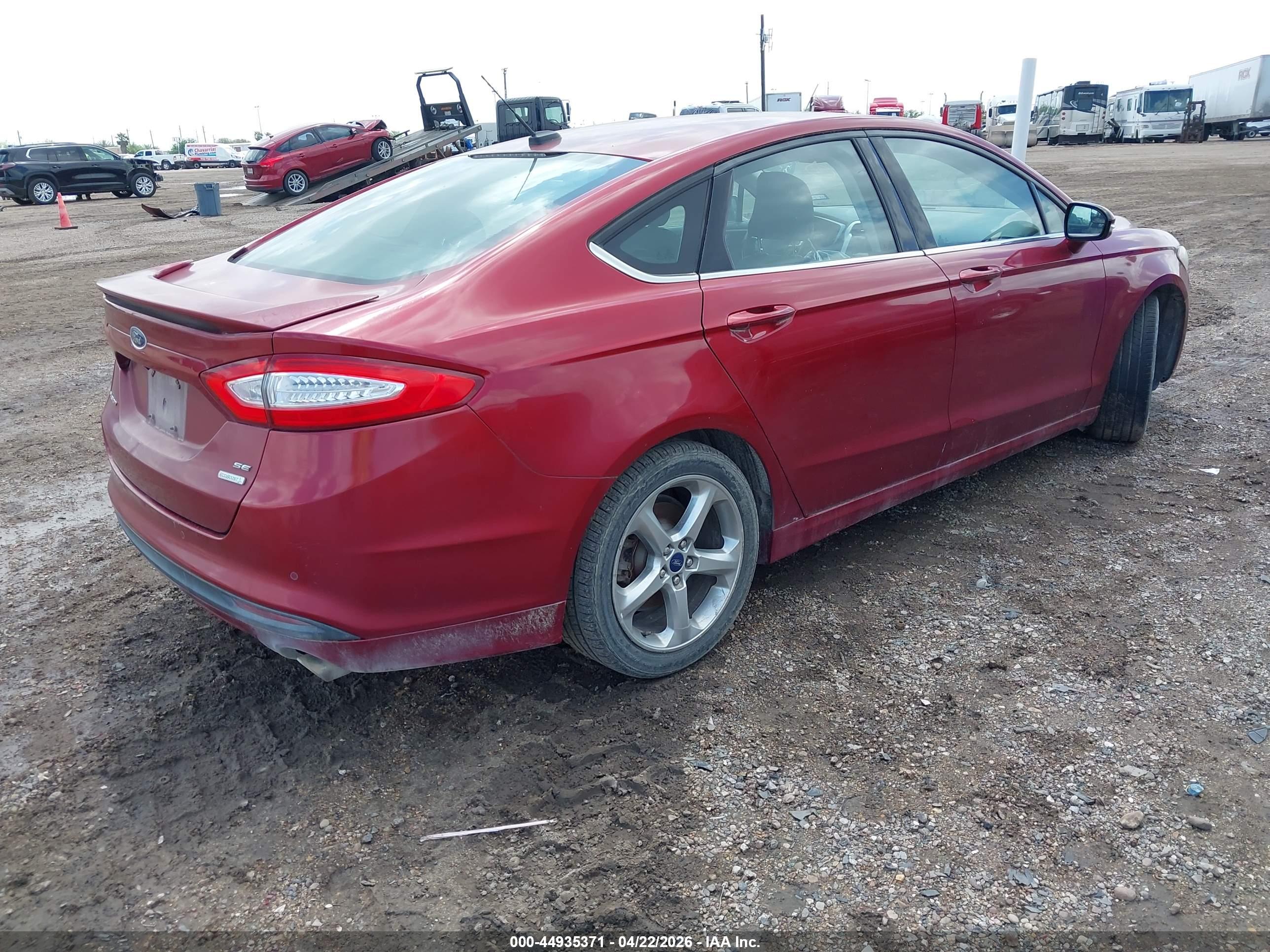 FORD FUSION image 4