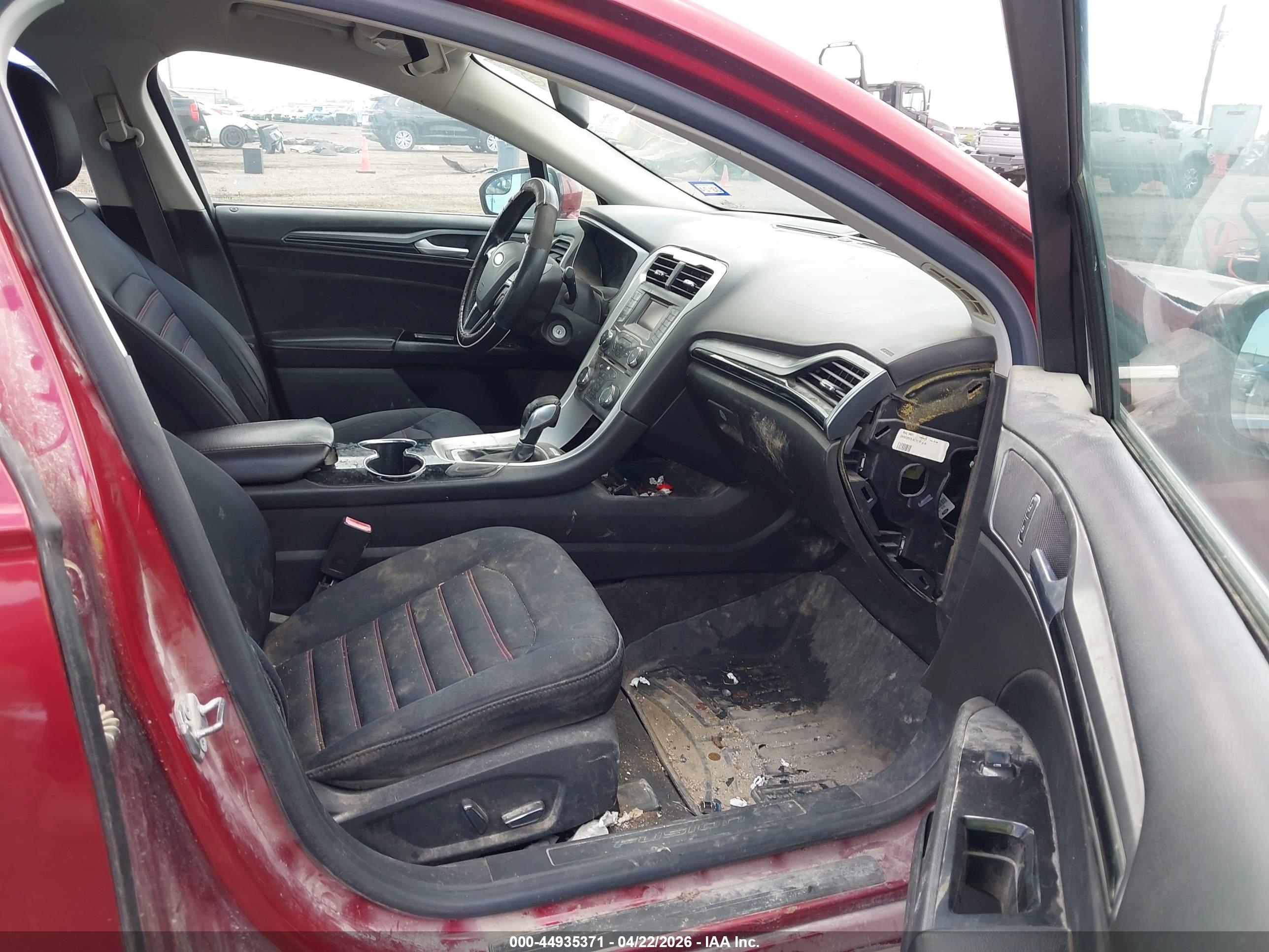 FORD FUSION image 5