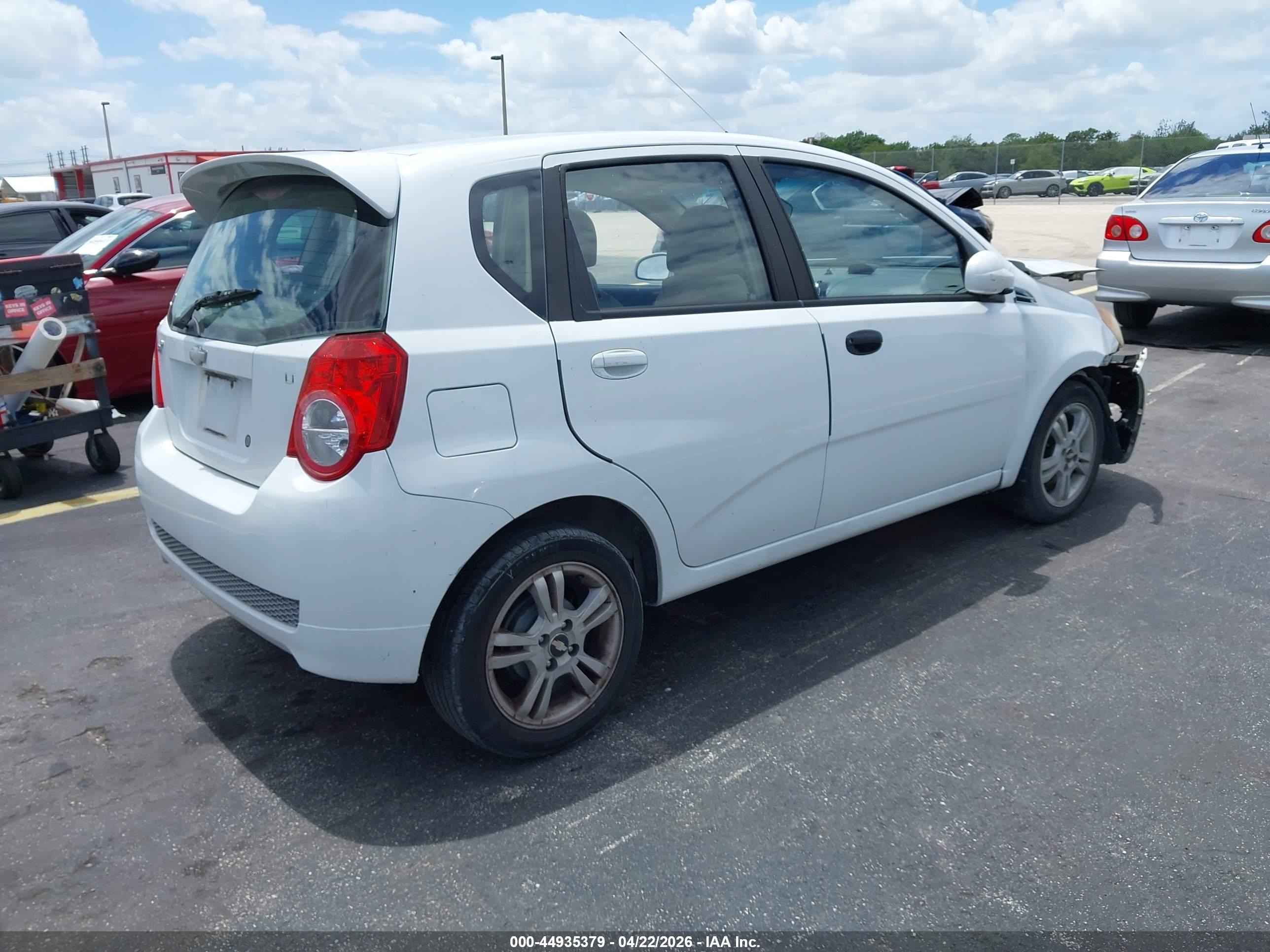 CHEVROLET AVEO image 4