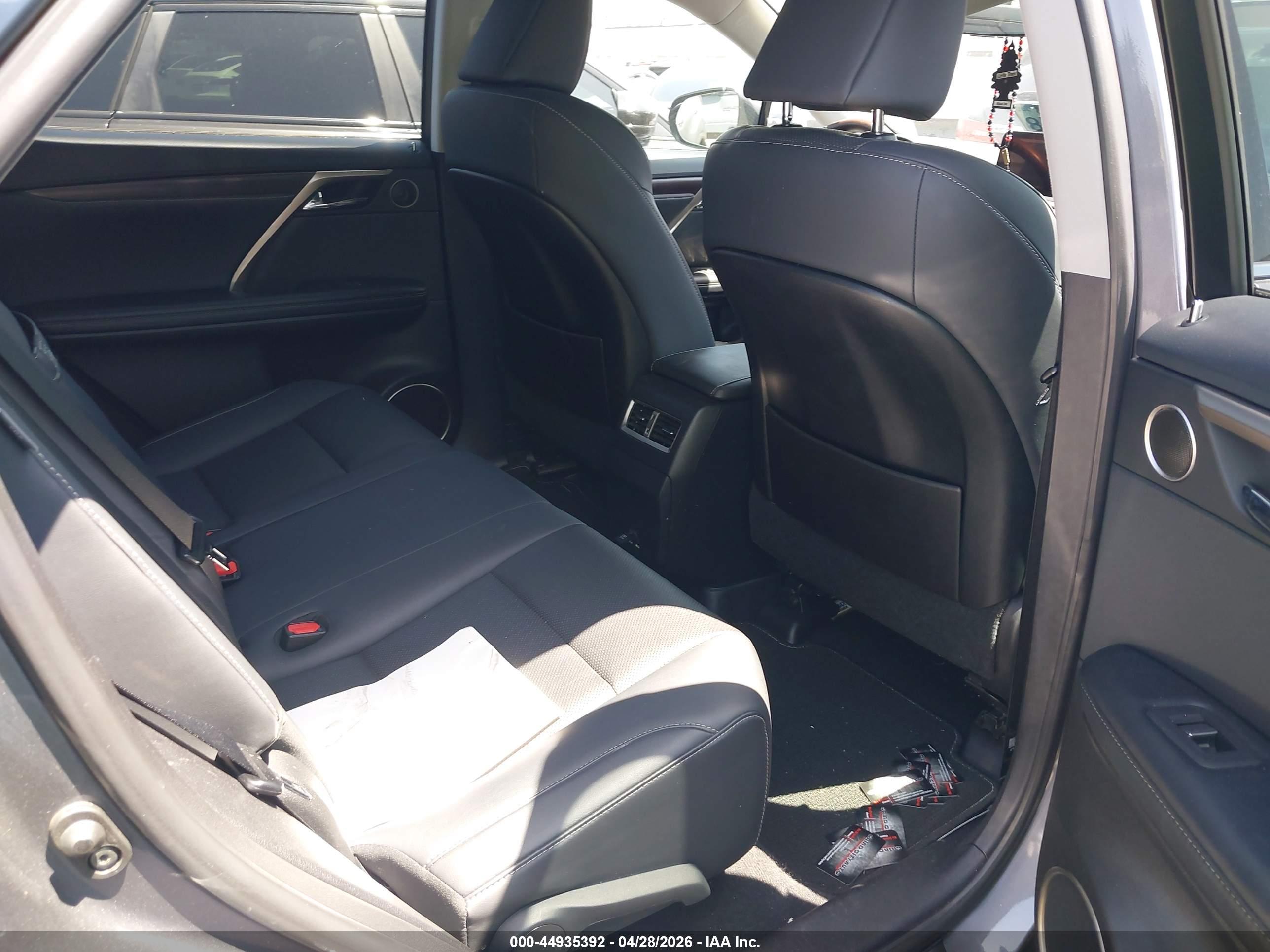 LEXUS RX image 8