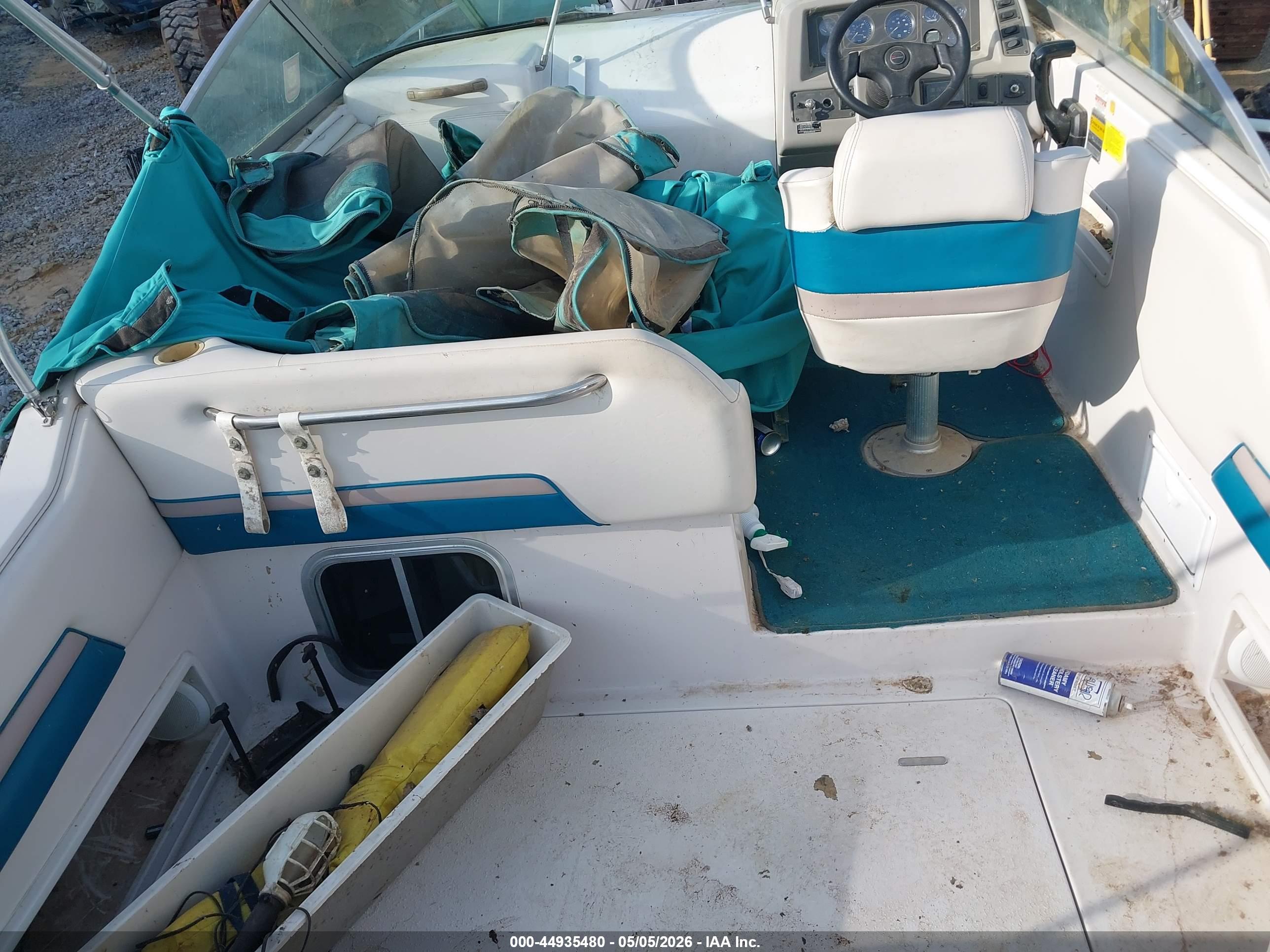 CHAPARRAL 24' image 6
