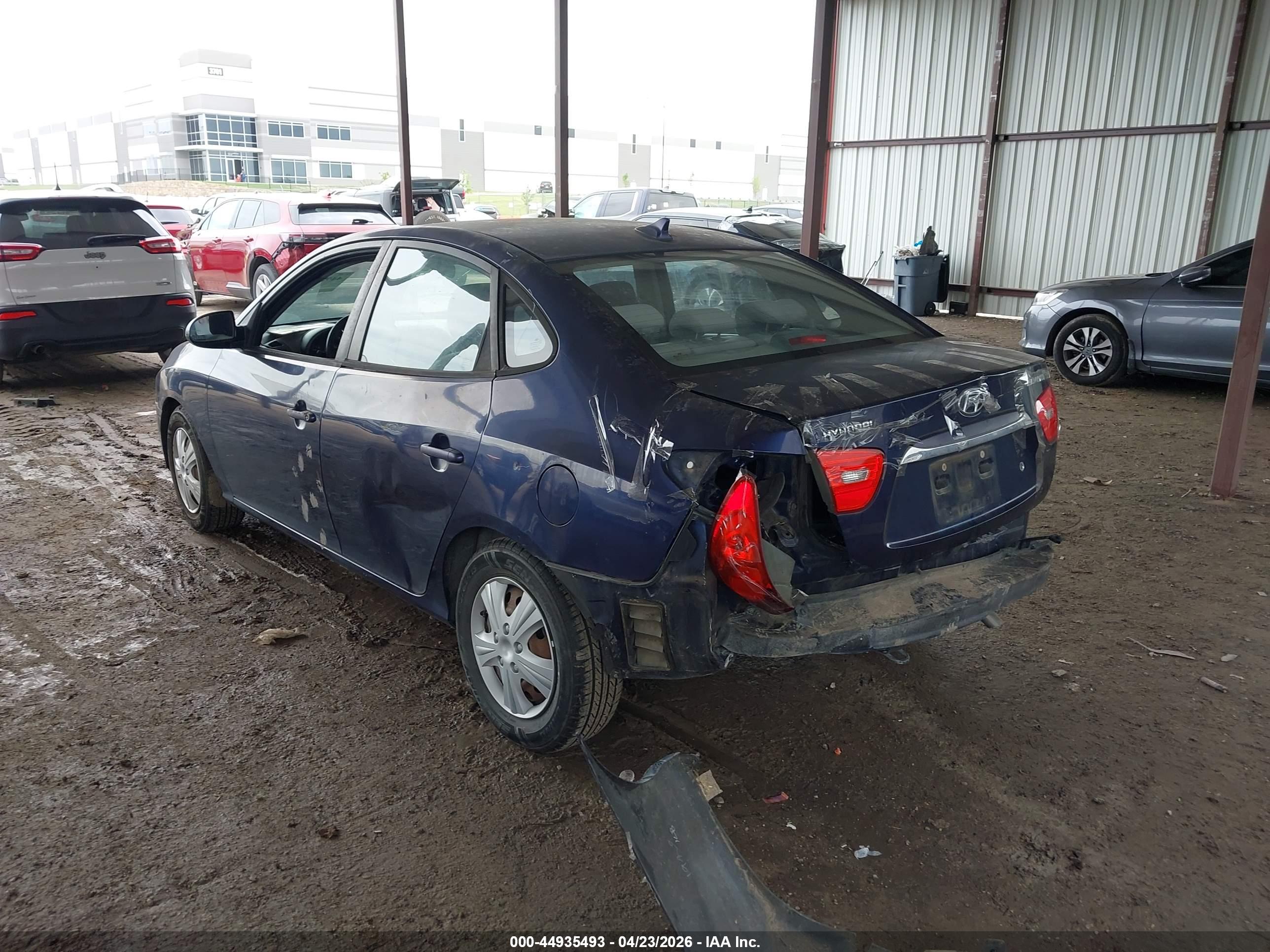 HYUNDAI ELANTRA image 3